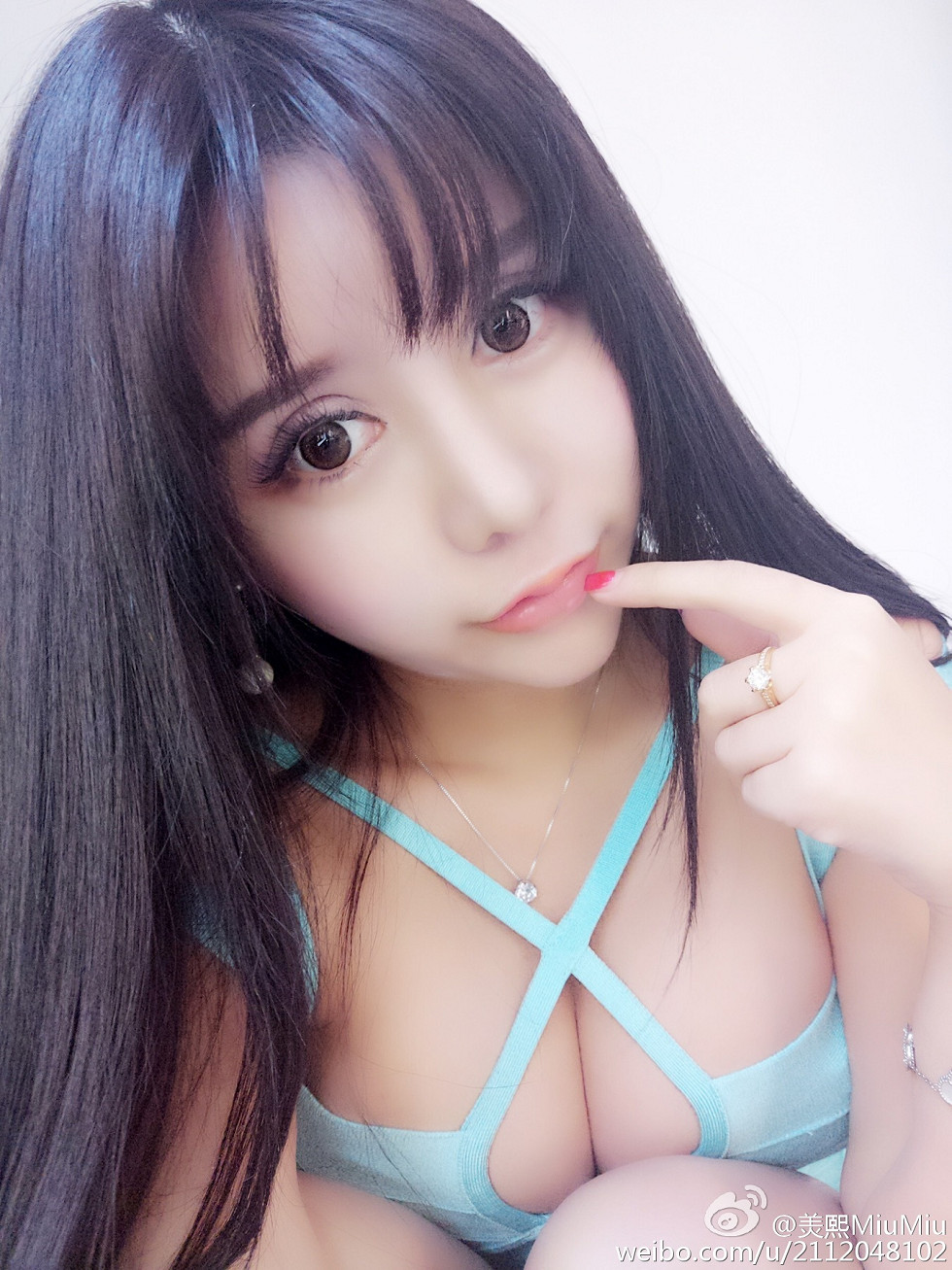 混血嫩模美熙MiuMiu完美身材火辣喷血大尺度微博写真456P