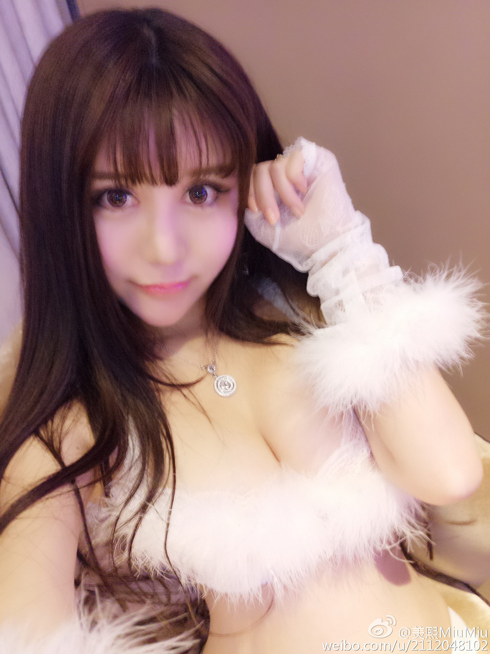 混血嫩模美熙MiuMiu完美身材火辣喷血大尺度微博写真456P