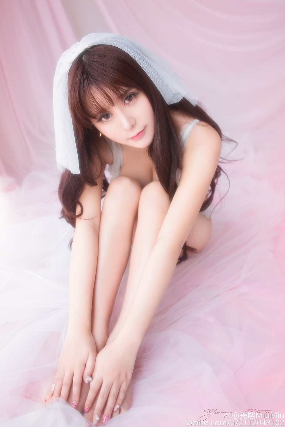 混血嫩模美熙MiuMiu完美身材火辣喷血大尺度微博写真456P