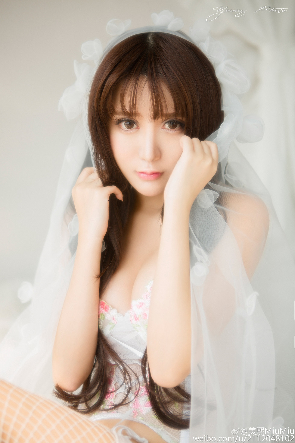 混血嫩模美熙MiuMiu完美身材火辣喷血大尺度微博写真456P