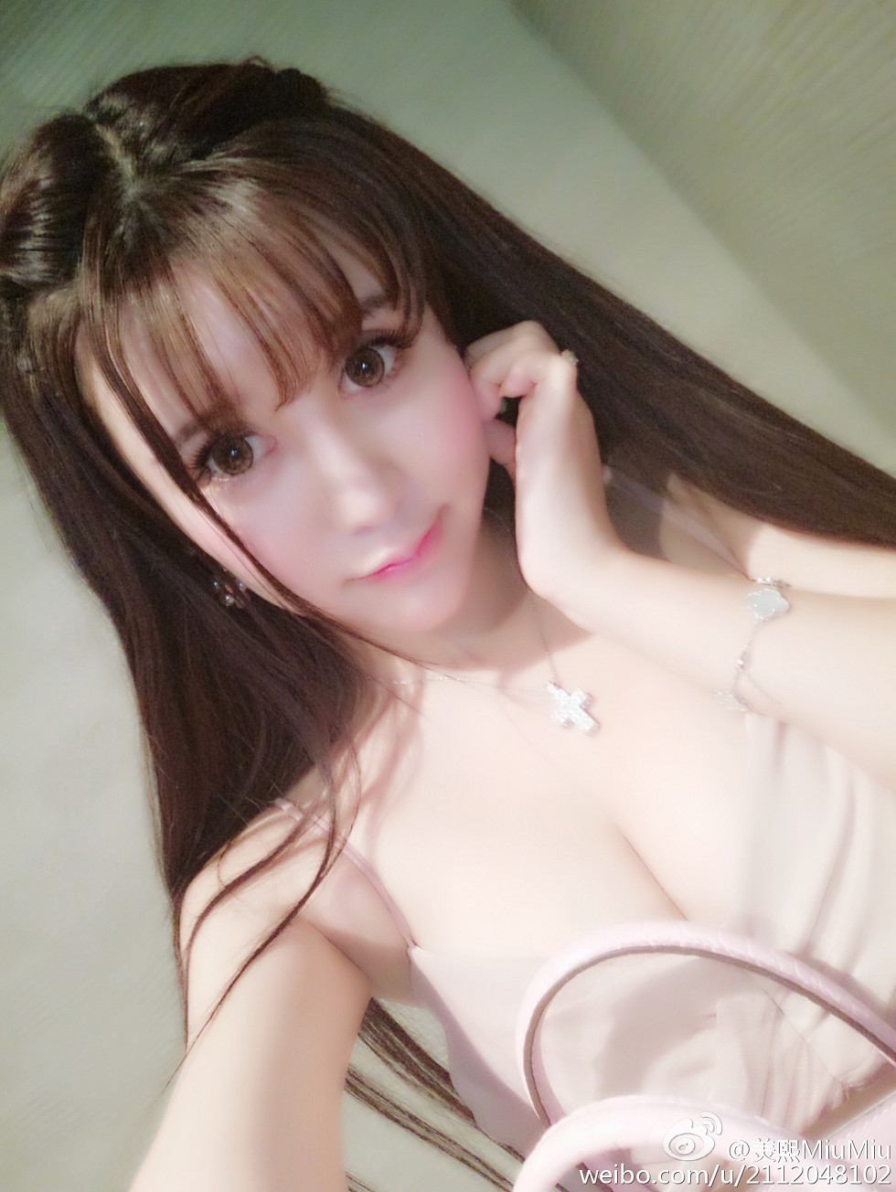 混血嫩模美熙MiuMiu完美身材火辣喷血大尺度微博写真456P