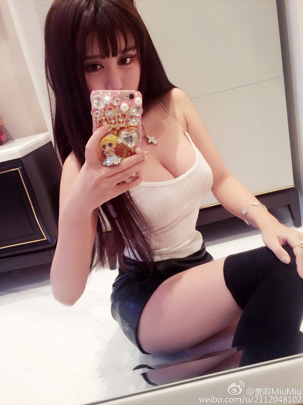 混血嫩模美熙MiuMiu完美身材火辣喷血大尺度微博写真456P
