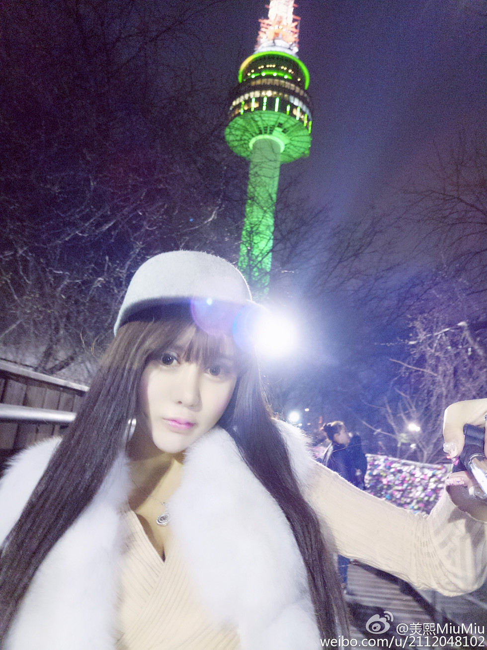 混血嫩模美熙MiuMiu完美身材火辣喷血大尺度微博写真456P