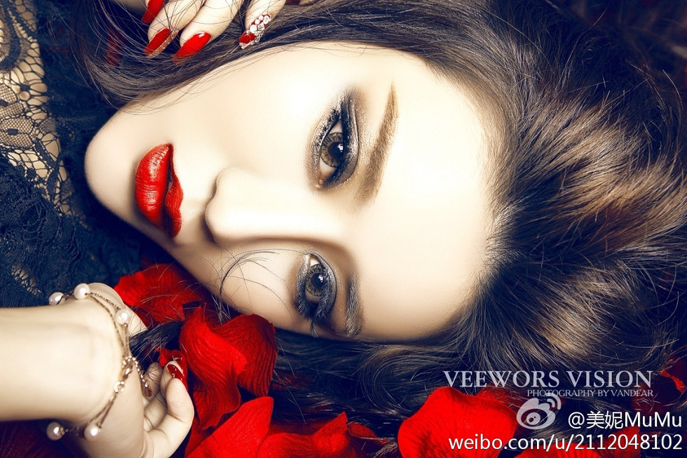 混血嫩模美熙MiuMiu完美身材火辣喷血大尺度微博写真456P