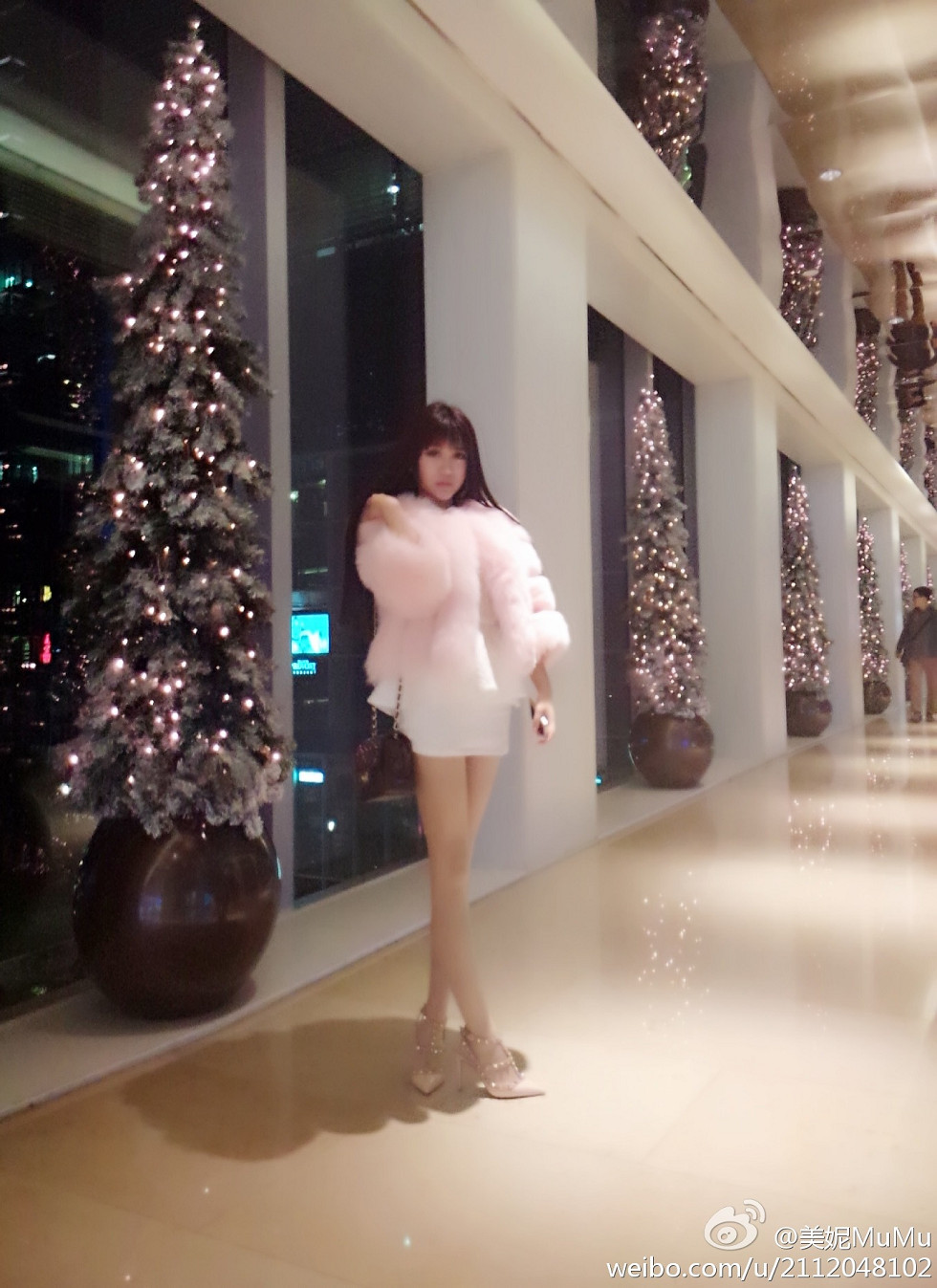 混血嫩模美熙MiuMiu完美身材火辣喷血大尺度微博写真456P