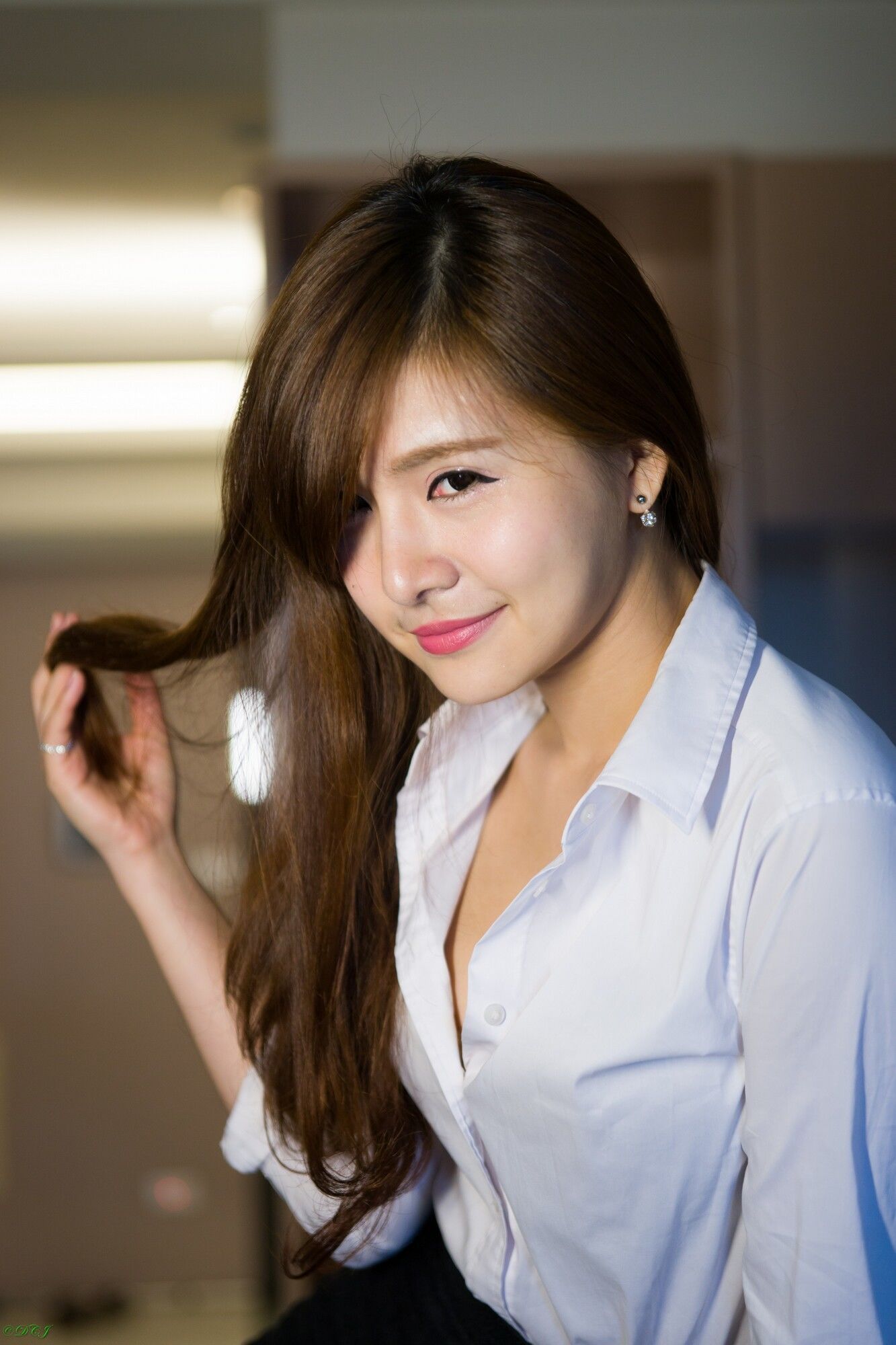 [台湾正妹] 邱艾比Abbie 黑丝OL内衣赏 写真集