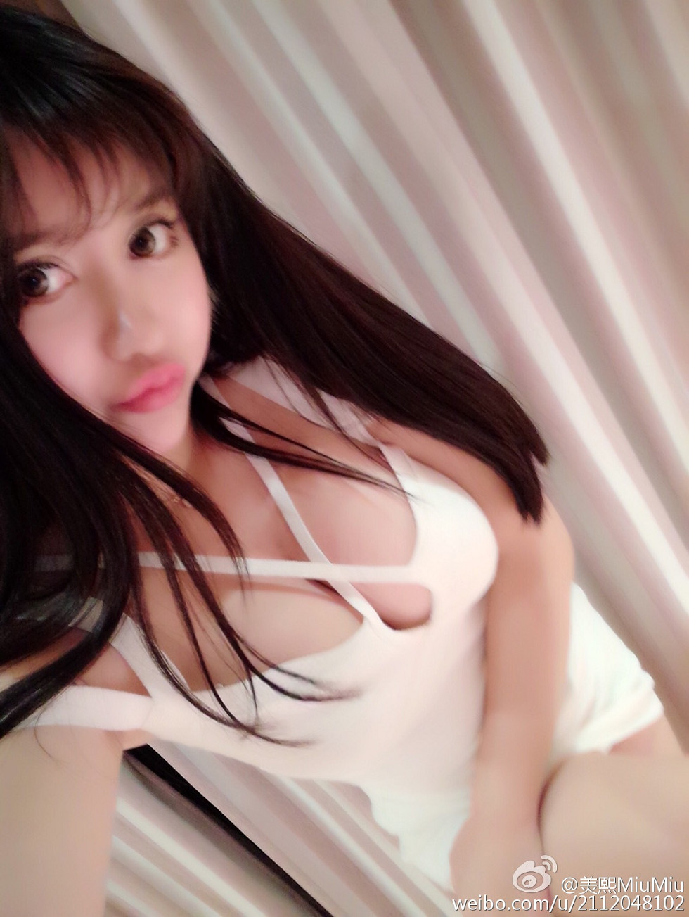 混血嫩模美熙MiuMiu完美身材火辣喷血大尺度微博写真456P