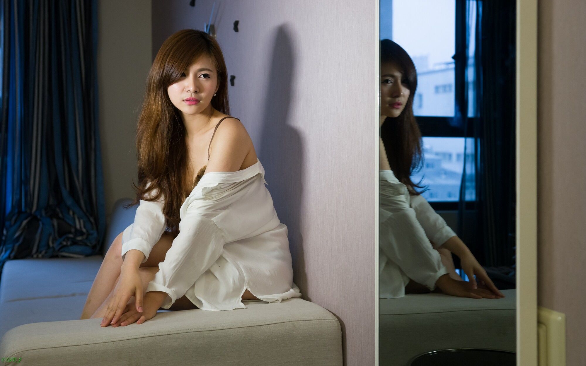 [台湾正妹] 邱艾比Abbie 黑丝OL内衣赏 写真集