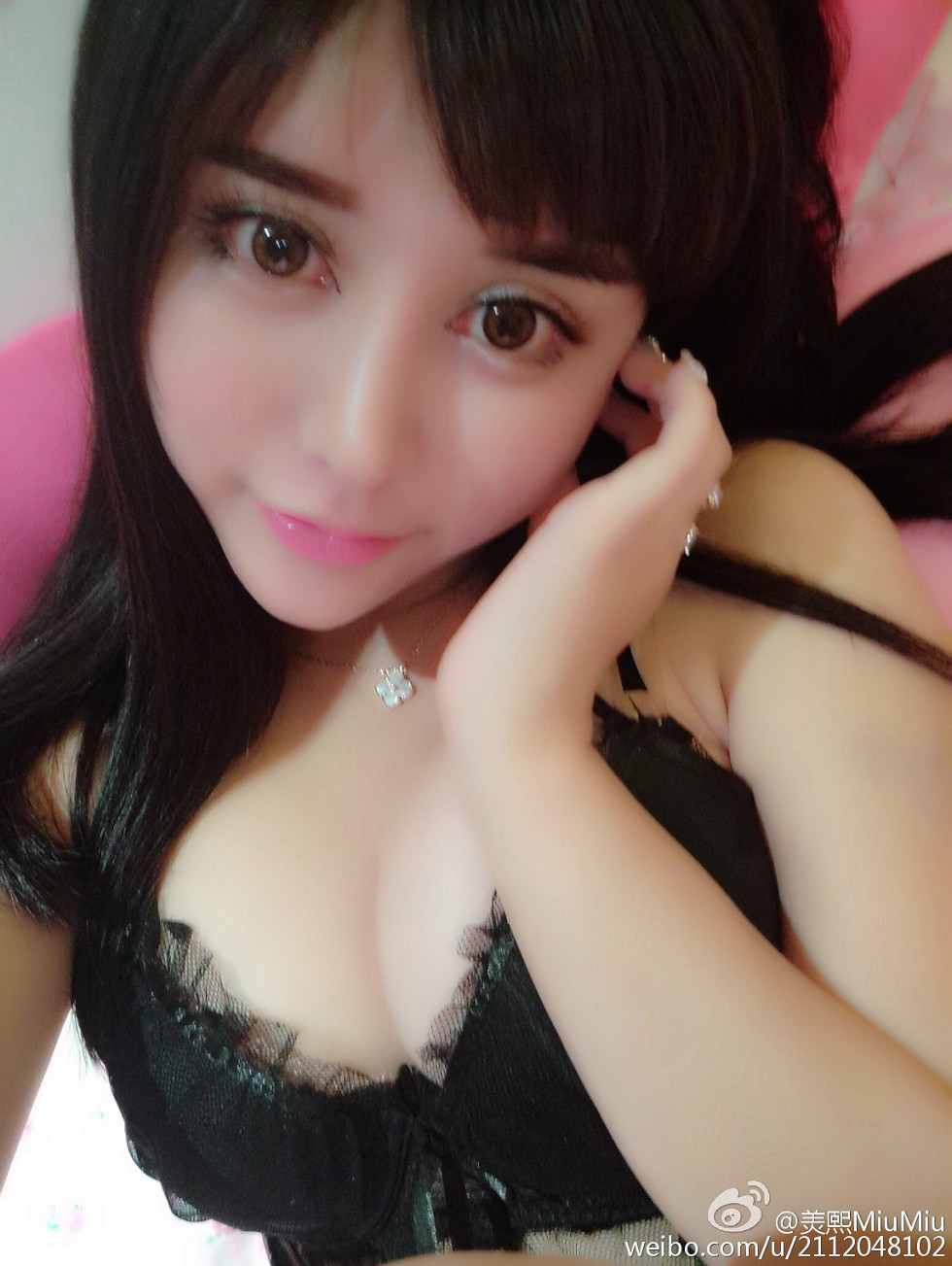 混血嫩模美熙MiuMiu完美身材火辣喷血大尺度微博写真456P