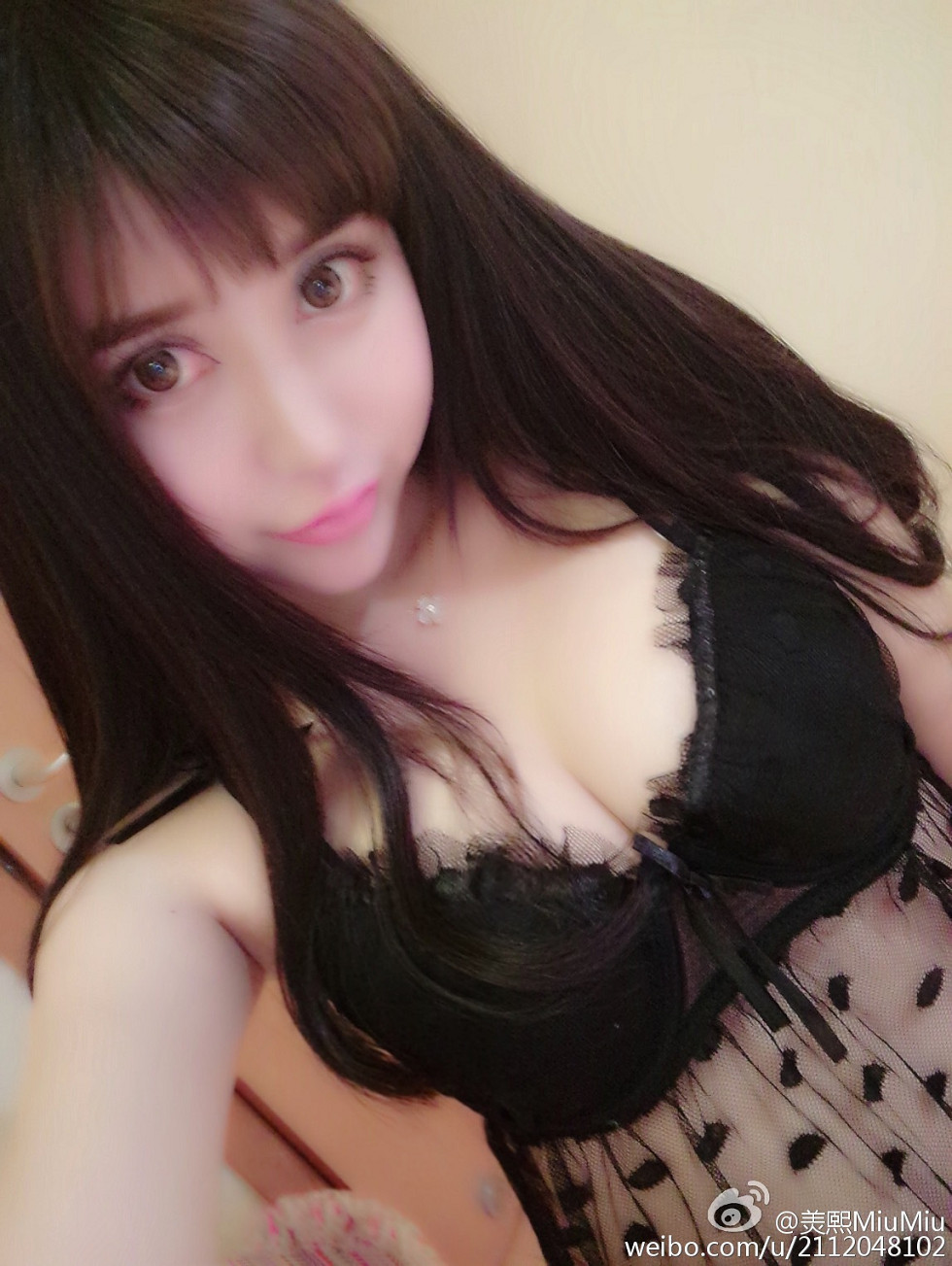 混血嫩模美熙MiuMiu完美身材火辣喷血大尺度微博写真456P