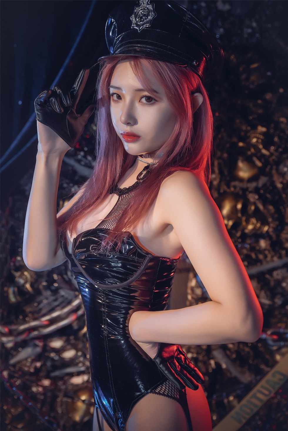 黑色皮质连体衣女警私房黑丝渔网秀翘臀撩人诱惑写真32P