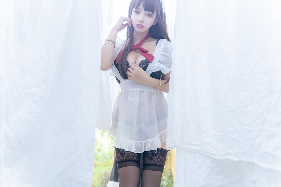 黑色薄纱女仆装妹子私房黑色内衣配白色蕾丝内裤惹火诱惑写真49P