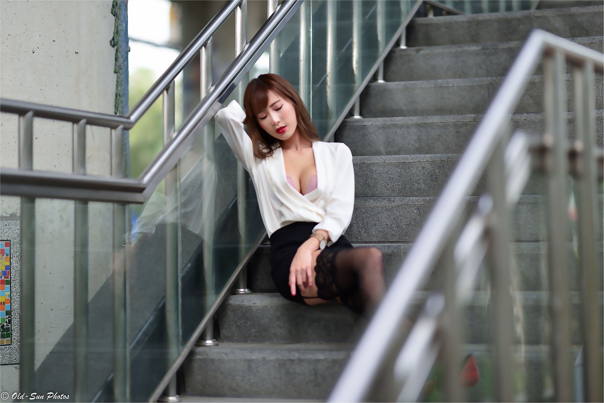 [台湾网红美女] 黄艾比Abbie《油廠國小OL外拍》 写真集