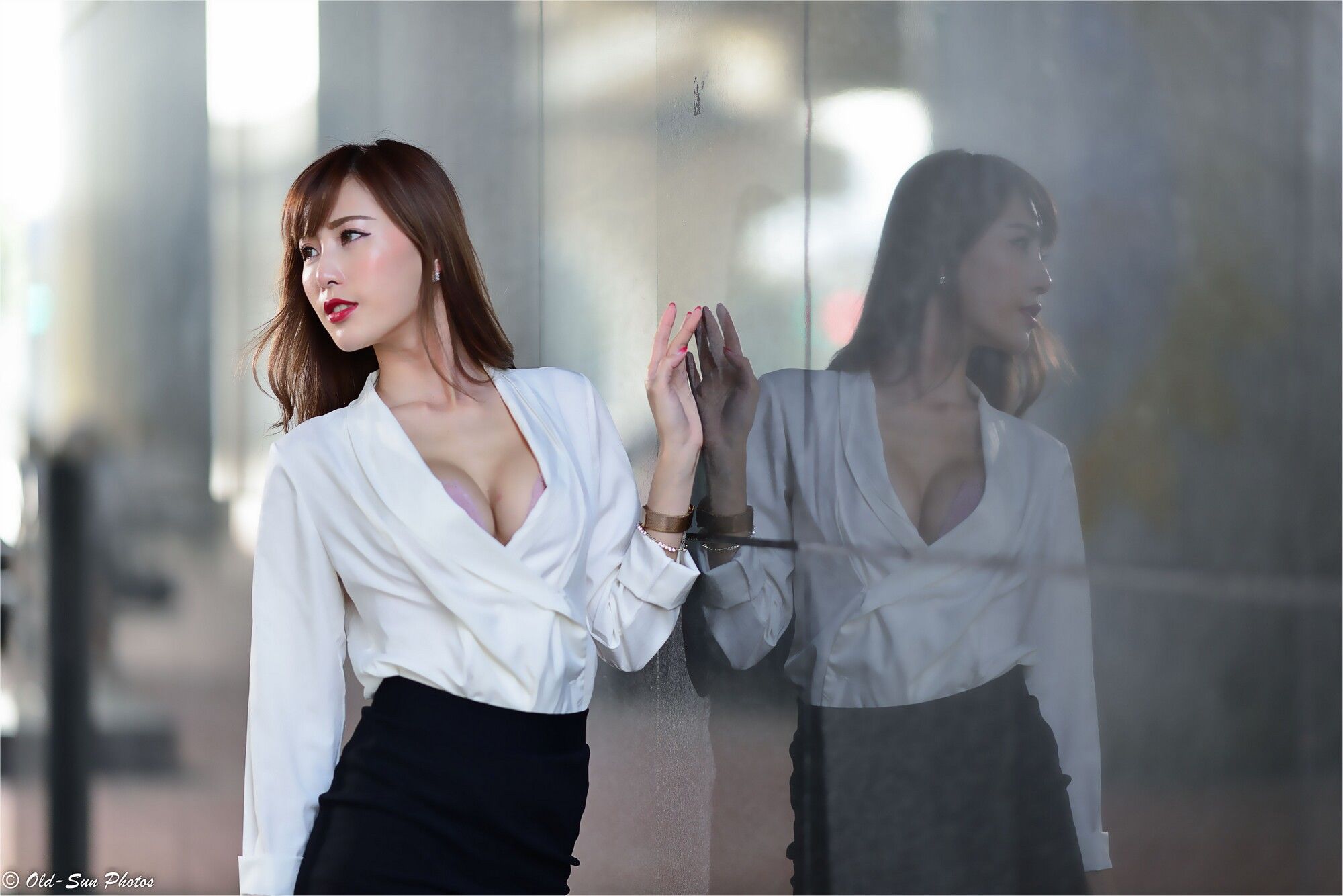 [台湾网红美女] 黄艾比Abbie《油廠國小OL外拍》 写真集