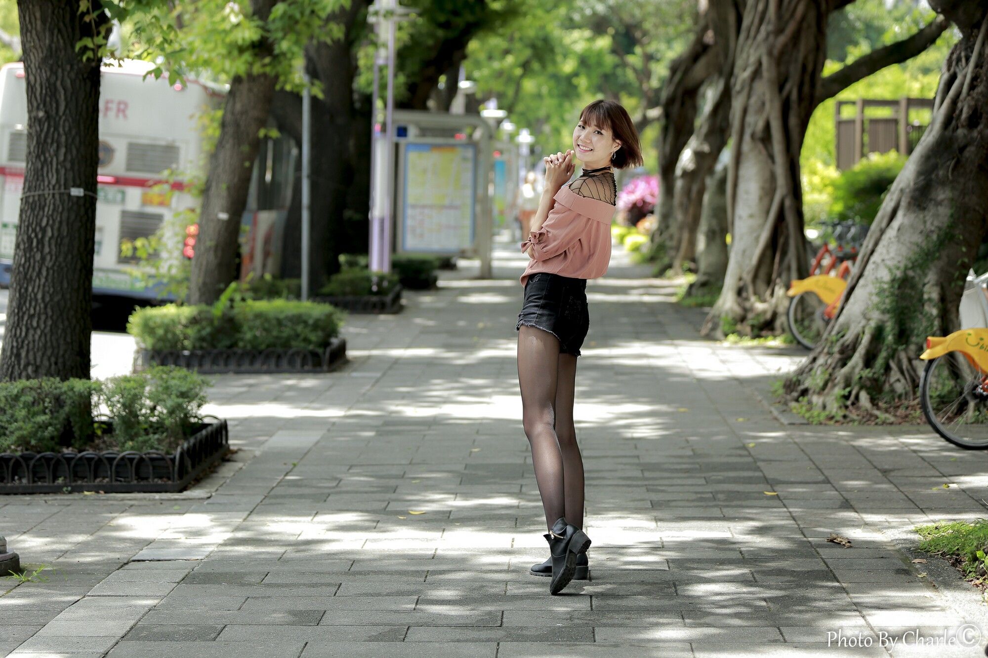 [台湾网红美女] 黄竹宣《圓山花博外拍》 写真集