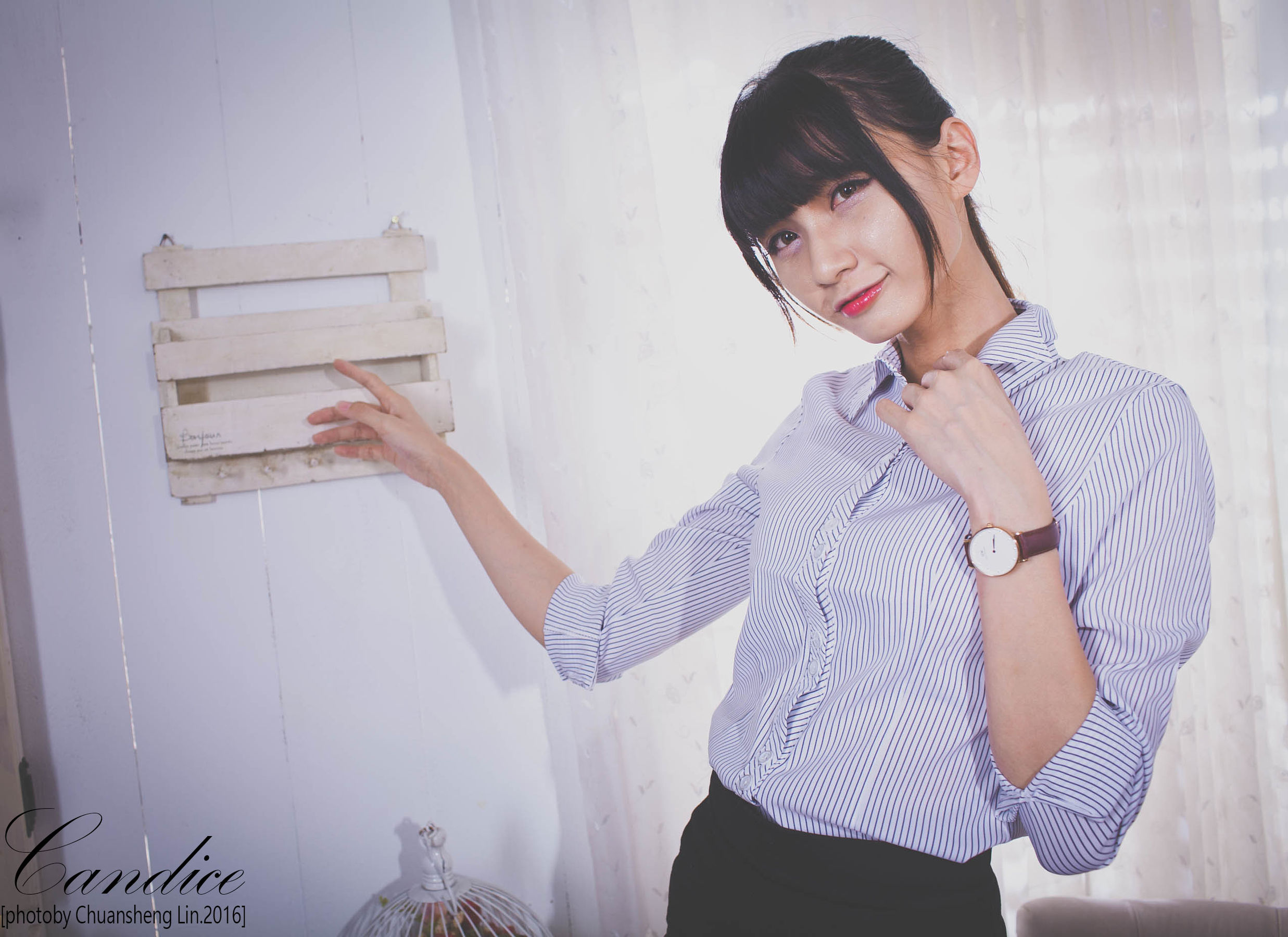 [台湾正妹] 蔡译心 - 棚拍黑丝制服美腿 写真集