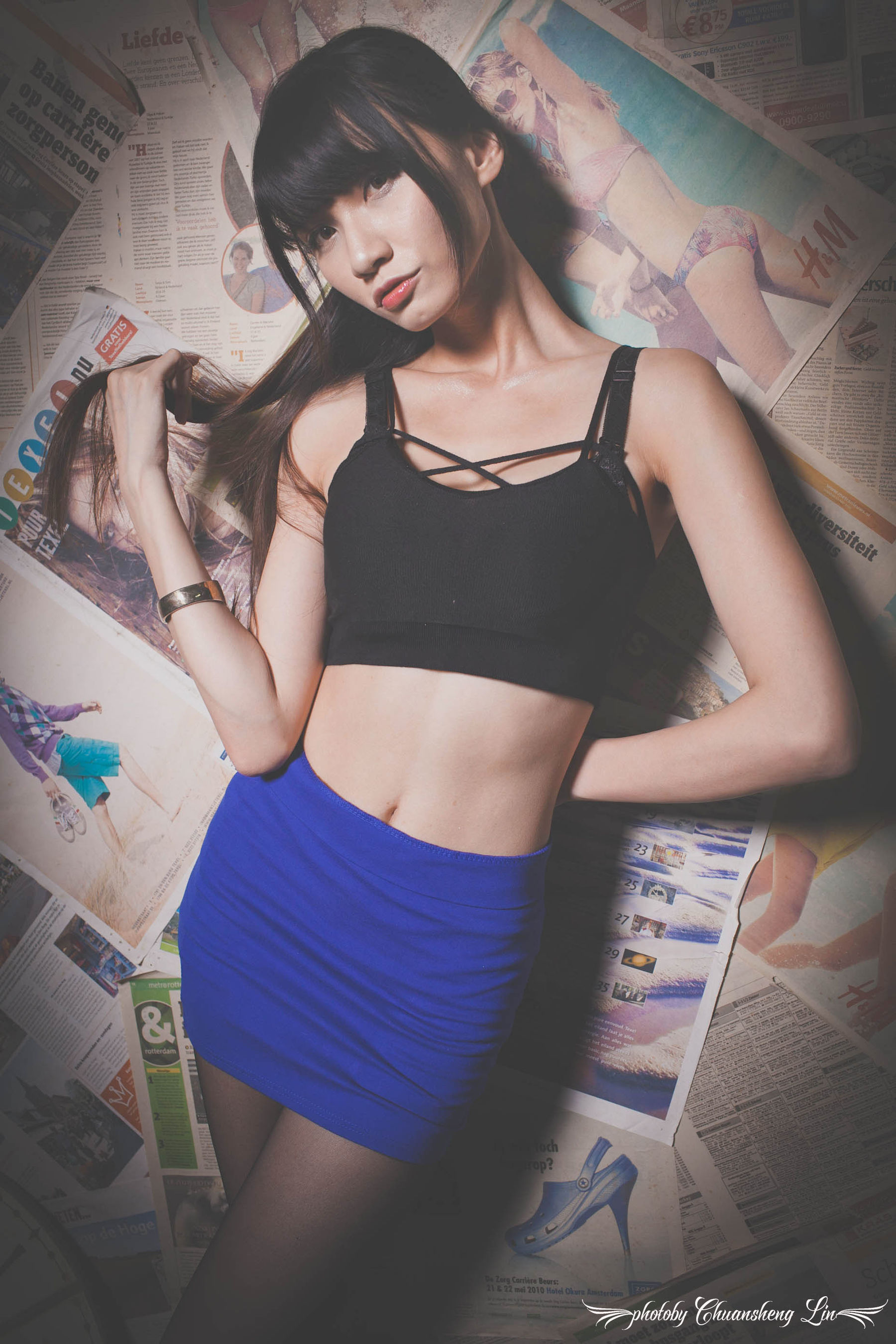 [台湾正妹] 蔡译心 - 棚拍黑丝制服美腿 写真集