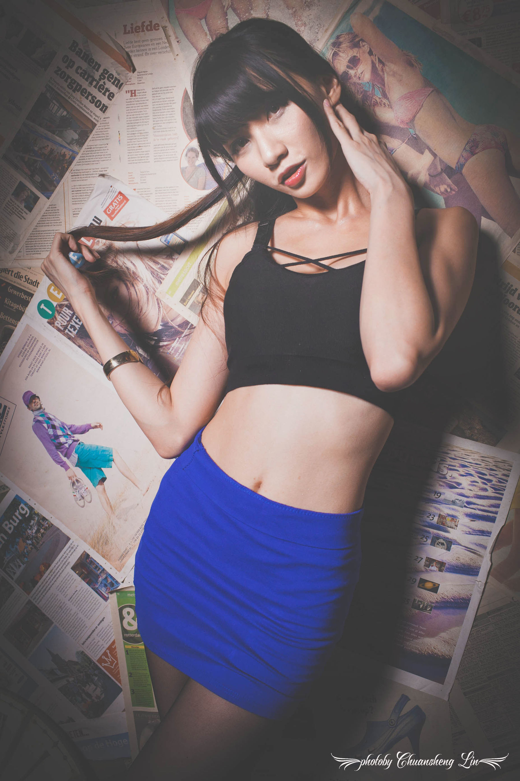 [台湾正妹] 蔡译心 - 棚拍黑丝制服美腿 写真集