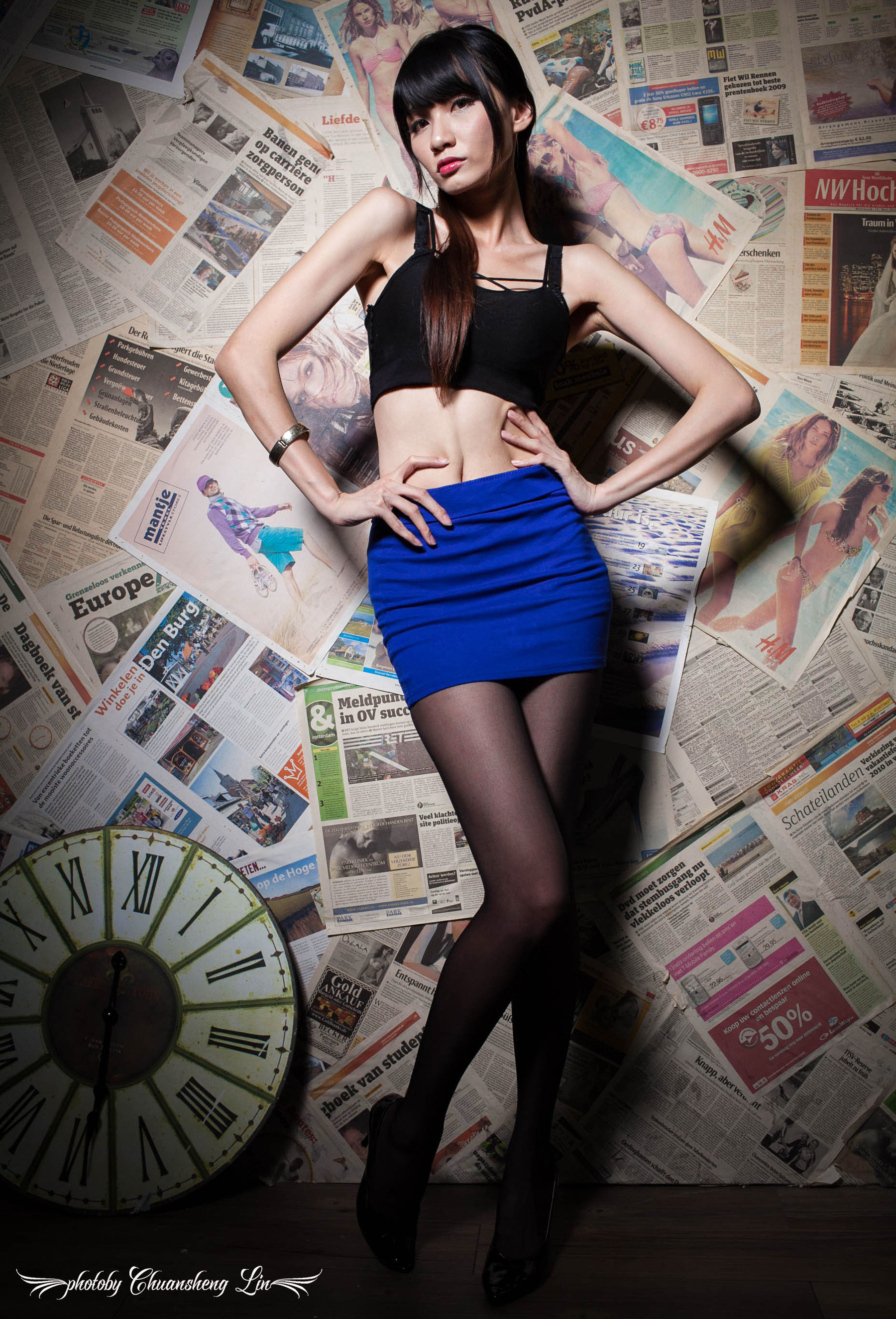 [台湾正妹] 蔡译心 - 棚拍黑丝制服美腿 写真集