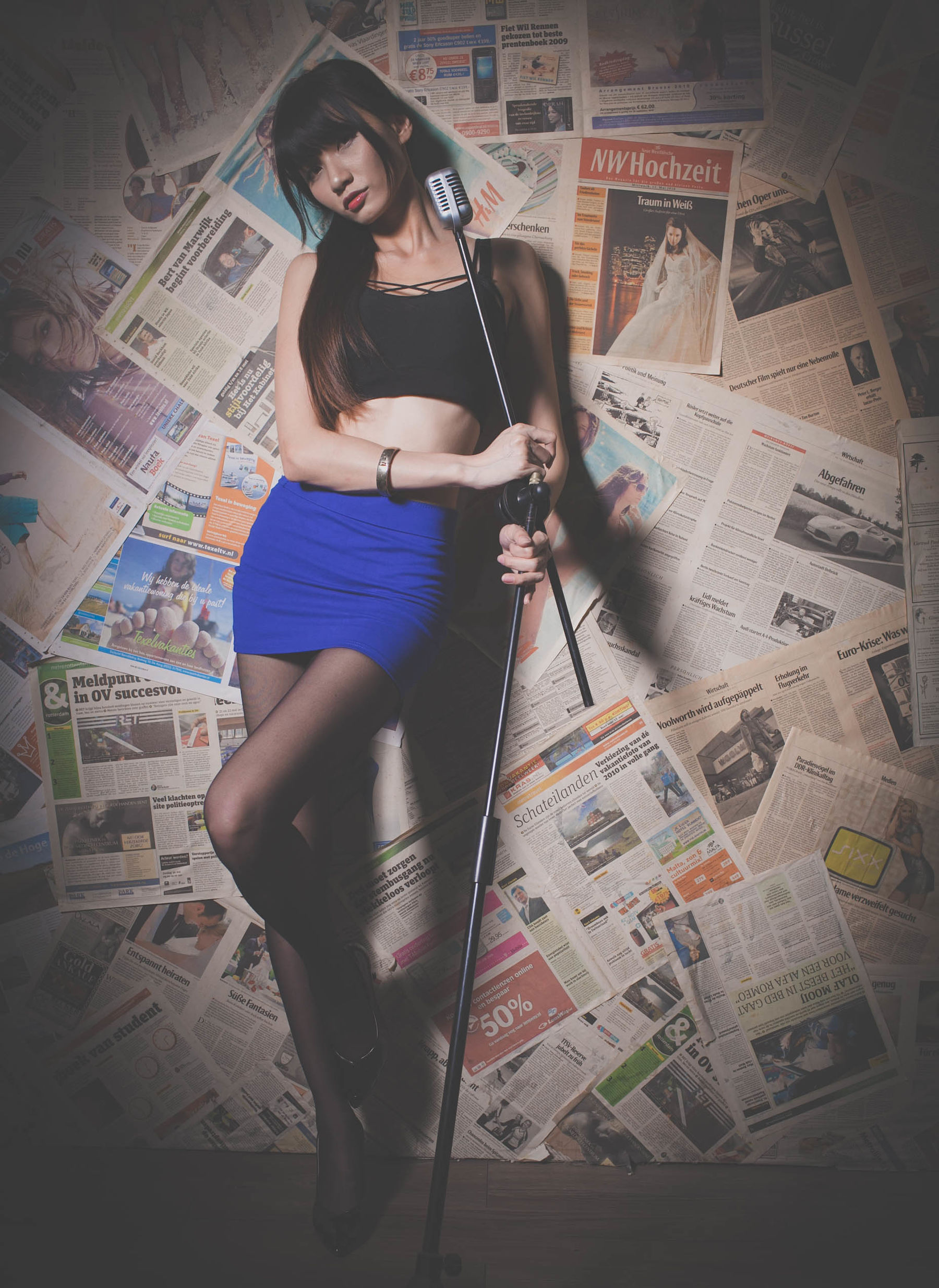 [台湾正妹] 蔡译心 - 棚拍黑丝制服美腿 写真集