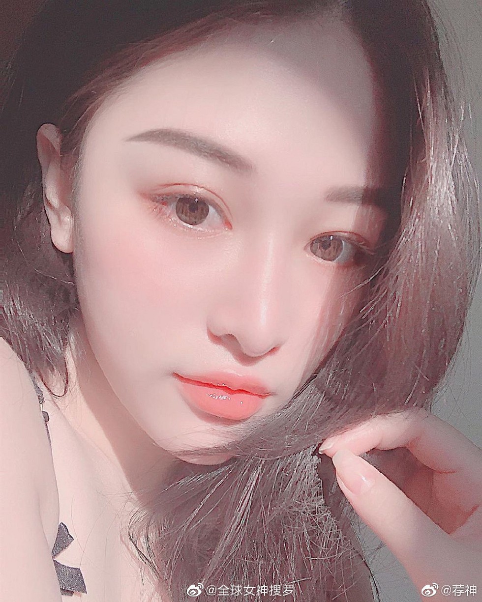 高清绝色大胸妹子性感黑色内衣秀豪乳诱惑写真6P