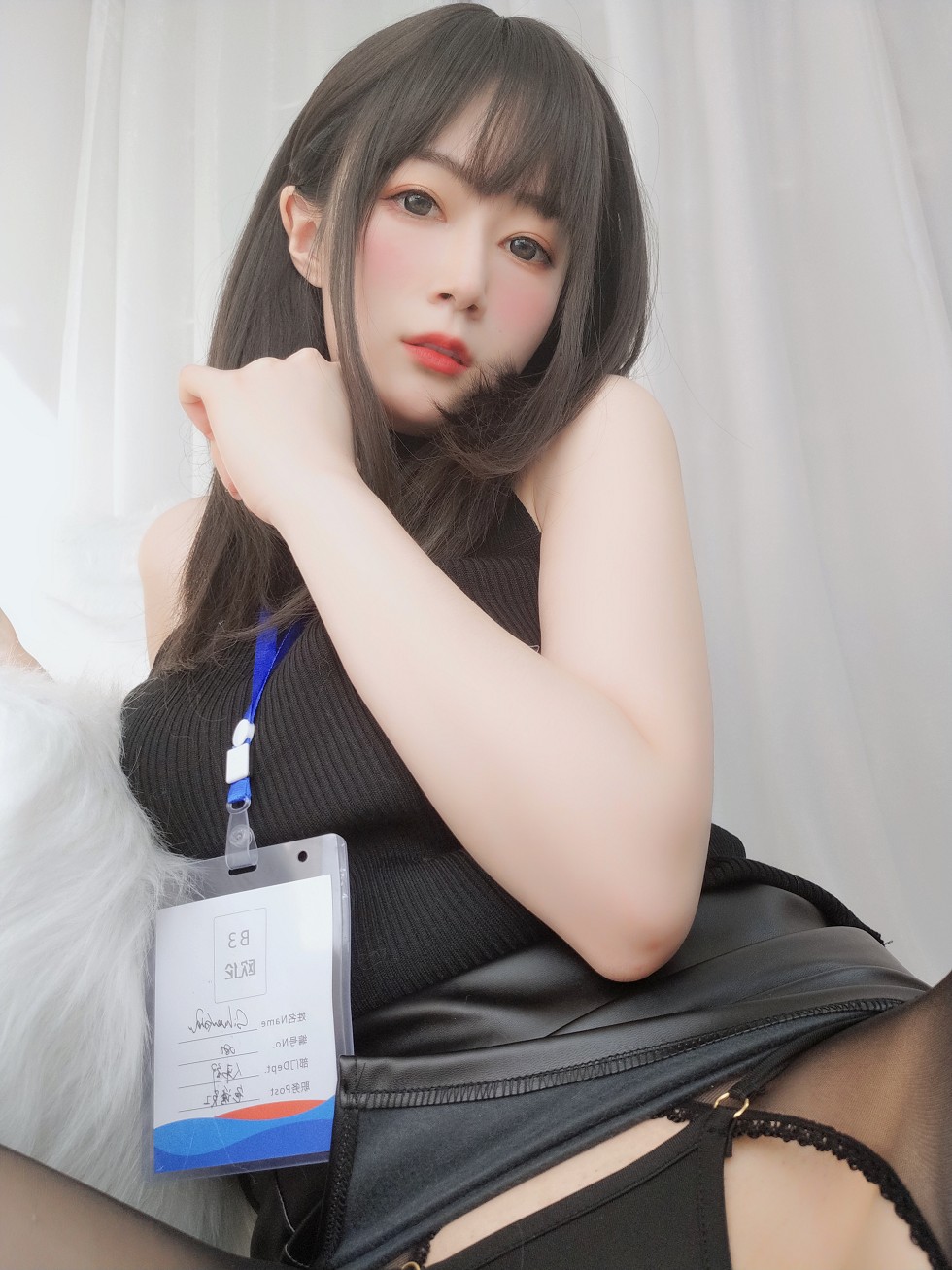 网红美女白银职场新人套主题私房开档黑丝裤袜秀翘臀撩人诱惑写真118P