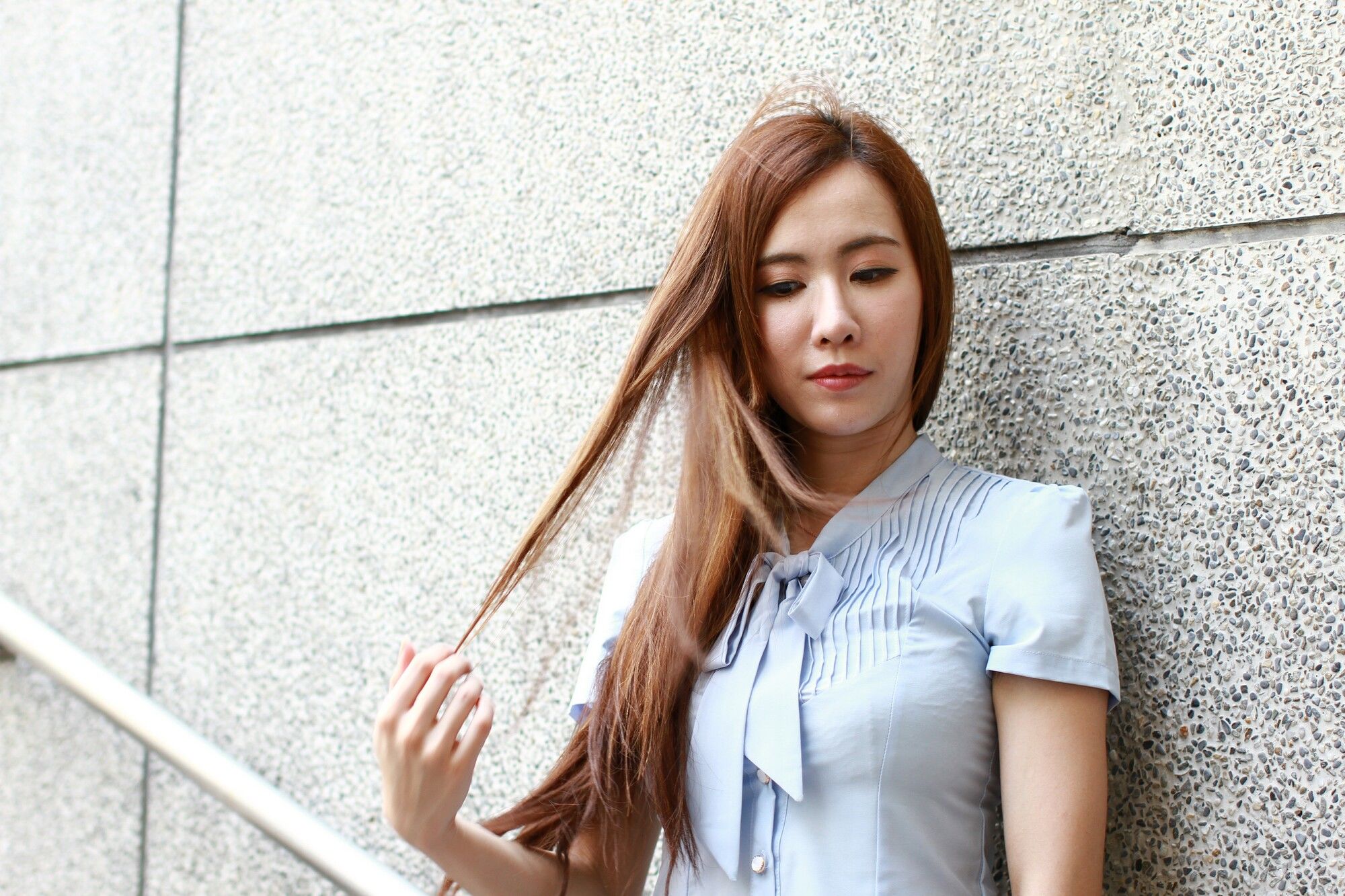 [台湾正妹] Dora妍希《OL黑丝~高雄巨蛋》 写真集