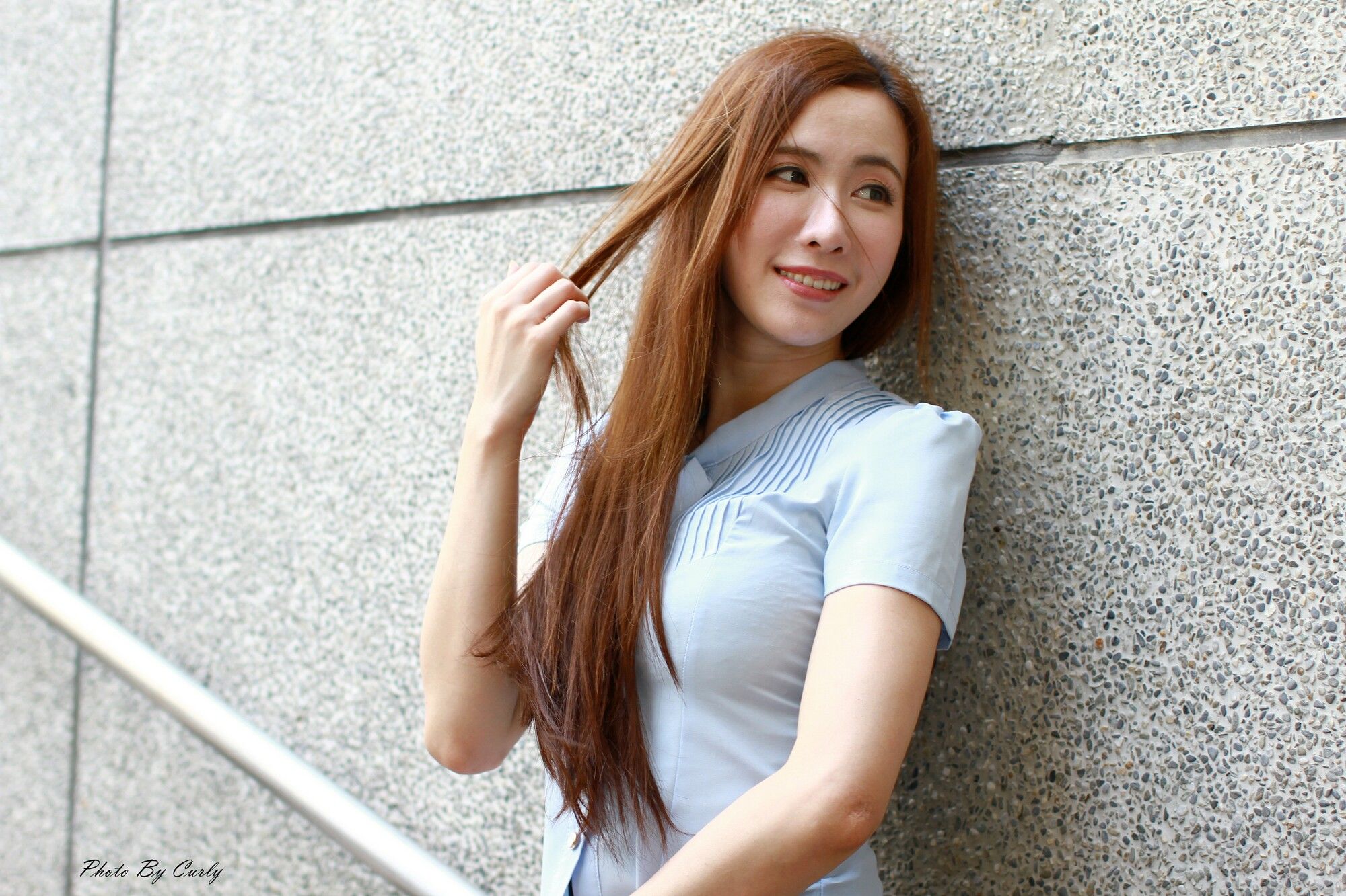 [台湾正妹] Dora妍希《OL黑丝~高雄巨蛋》 写真集