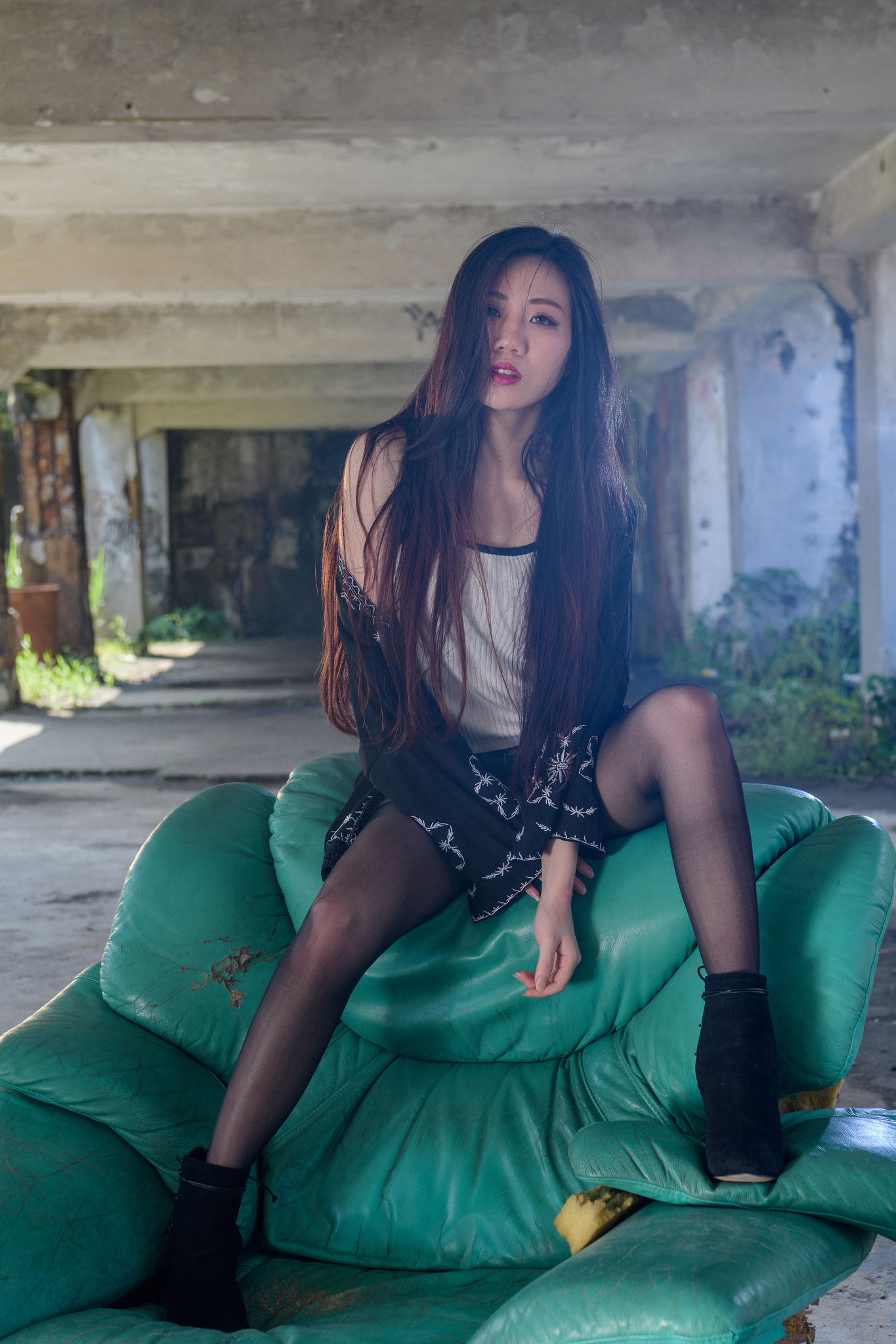 [台湾正妹] coco 阳光下的热裤黑丝 写真集