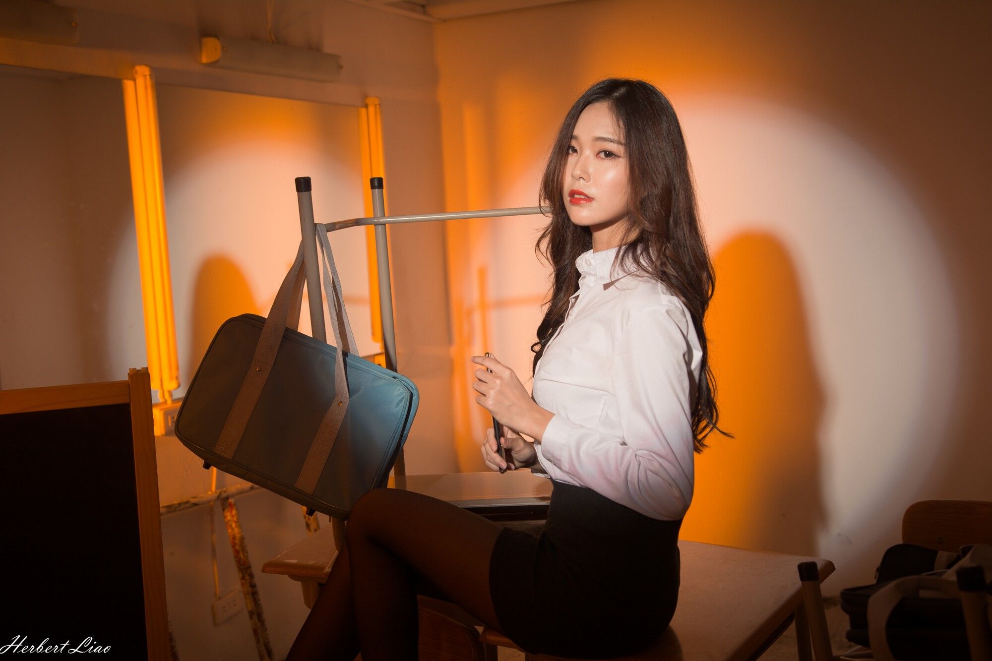 [台湾正妹] 黄上晏Rubis《黑丝靈異教師》 写真集