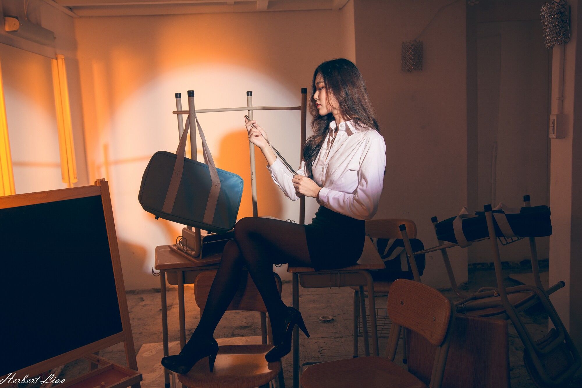 [台湾正妹] 黄上晏Rubis《黑丝靈異教師》 写真集