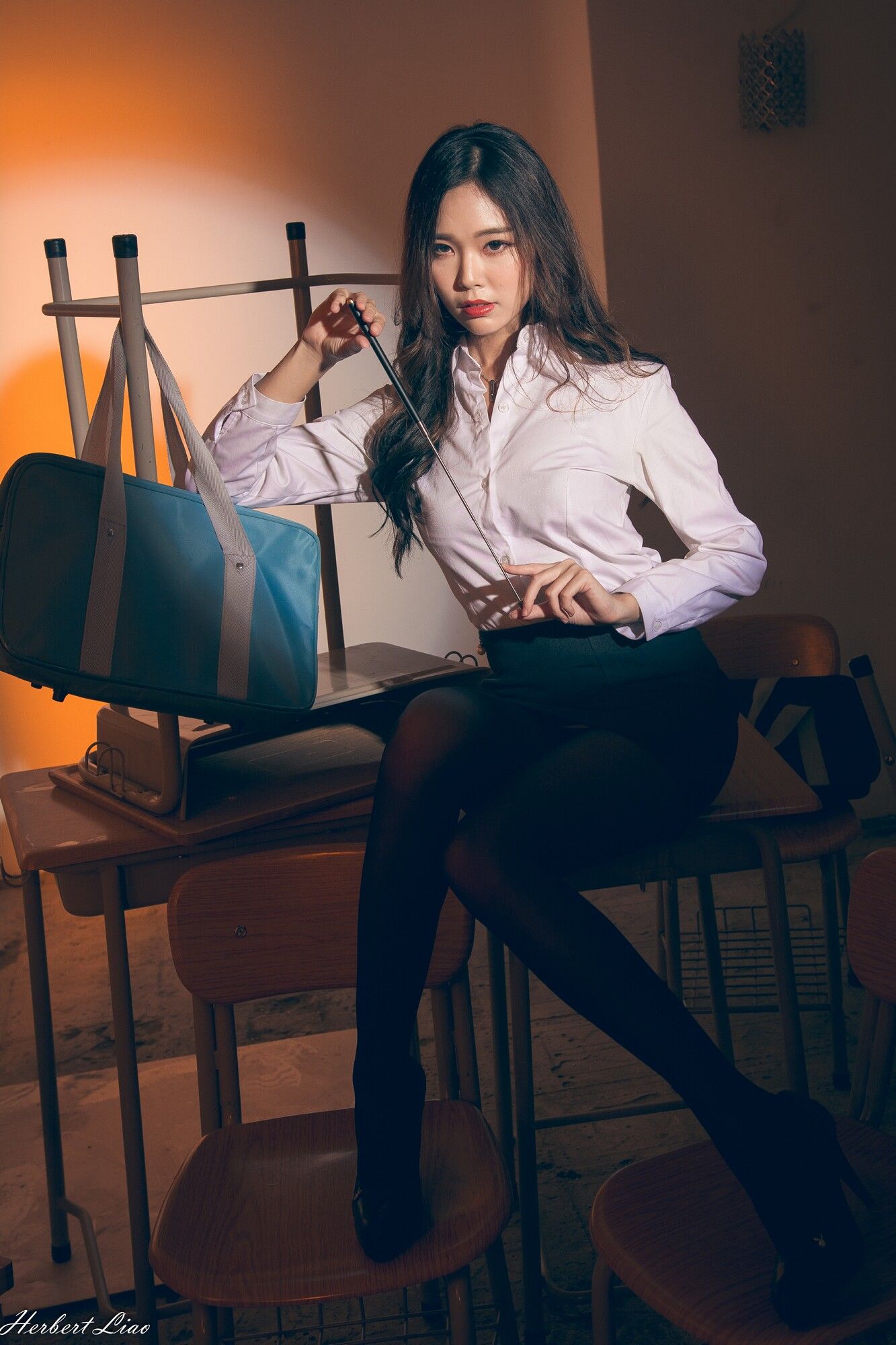 [台湾正妹] 黄上晏Rubis《黑丝靈異教師》 写真集