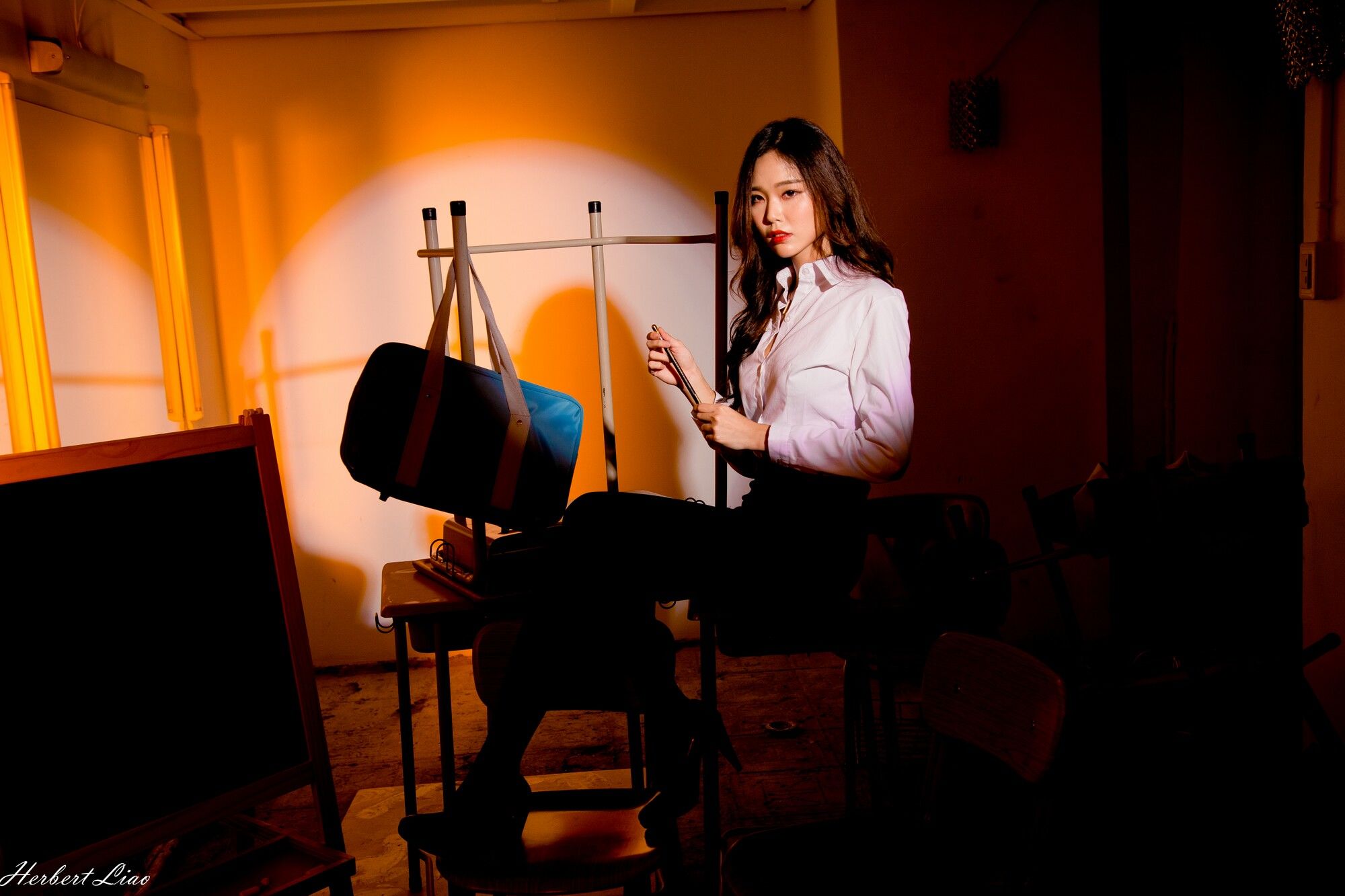 [台湾正妹] 黄上晏Rubis《黑丝靈異教師》 写真集