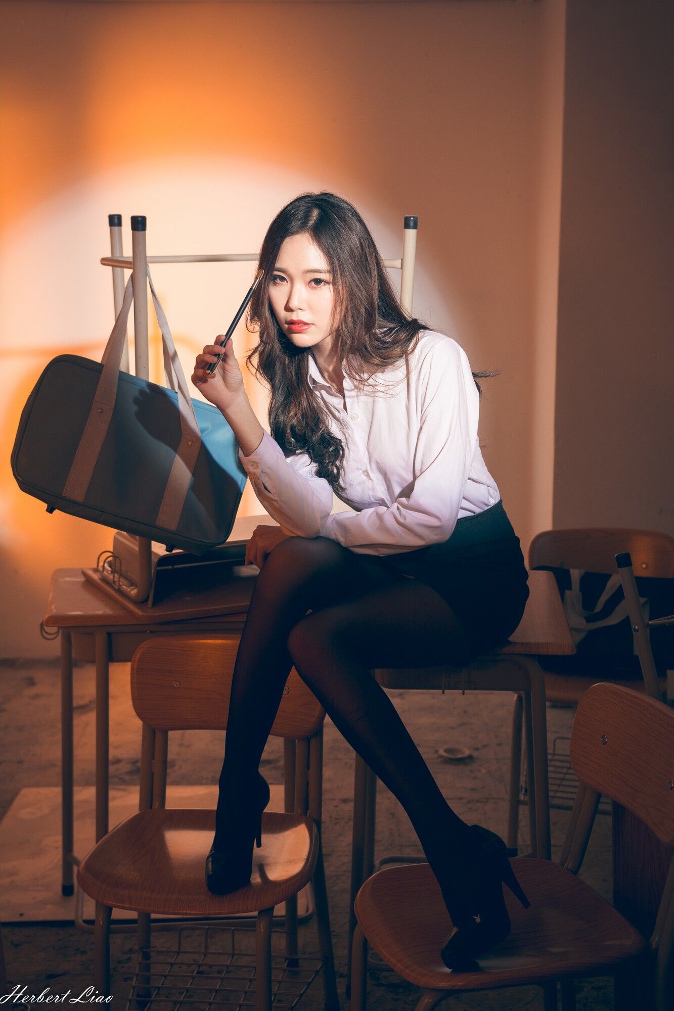 [台湾正妹] 黄上晏Rubis《黑丝靈異教師》 写真集