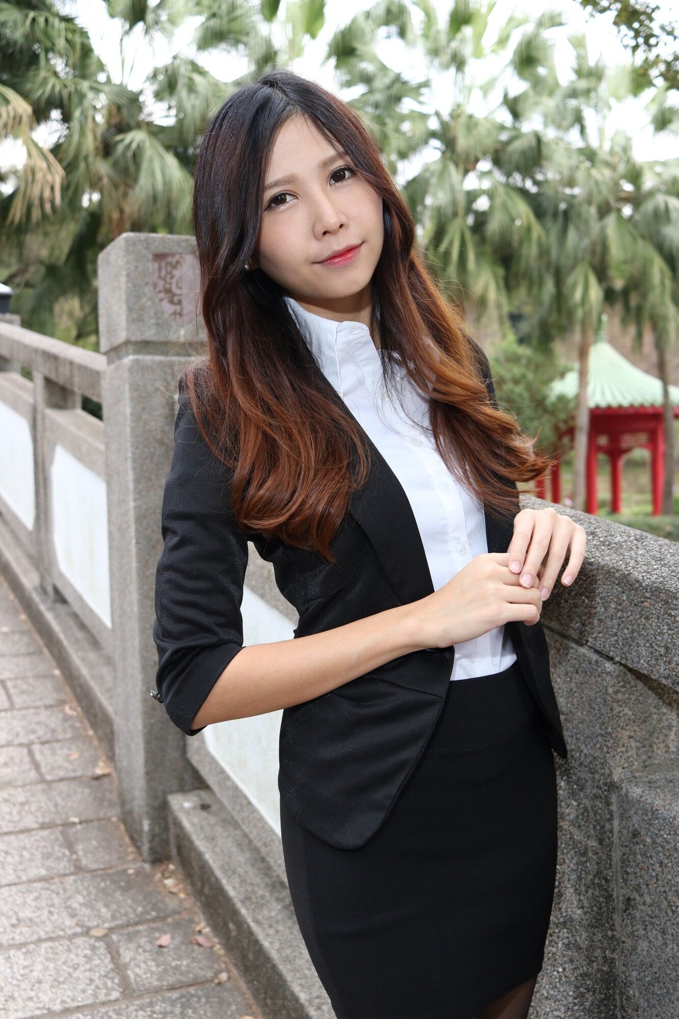 [台湾嫩模] Zooey《中文大學OL黑絲美腿》 写真集