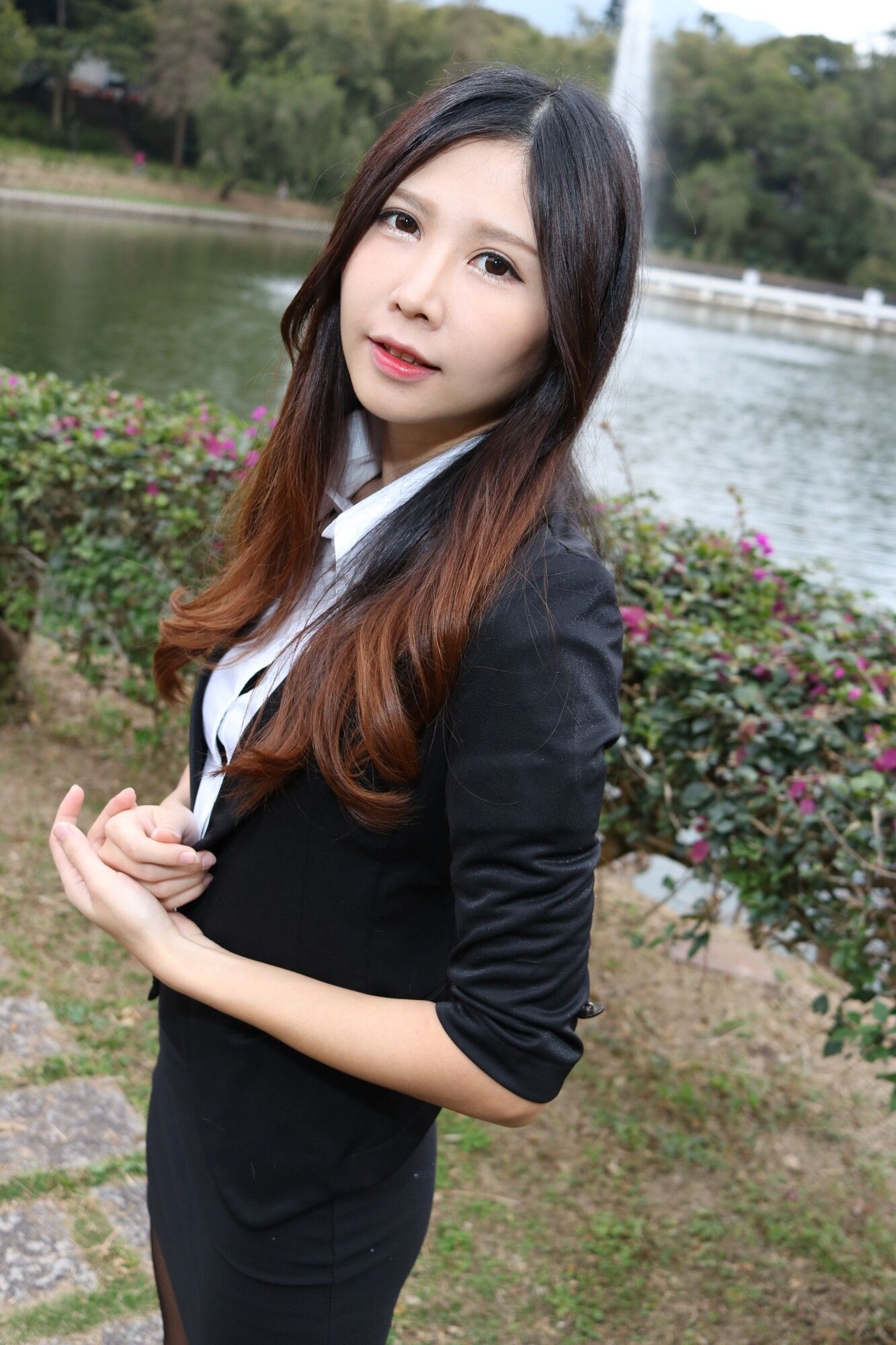 [台湾嫩模] Zooey《中文大學OL黑絲美腿》 写真集