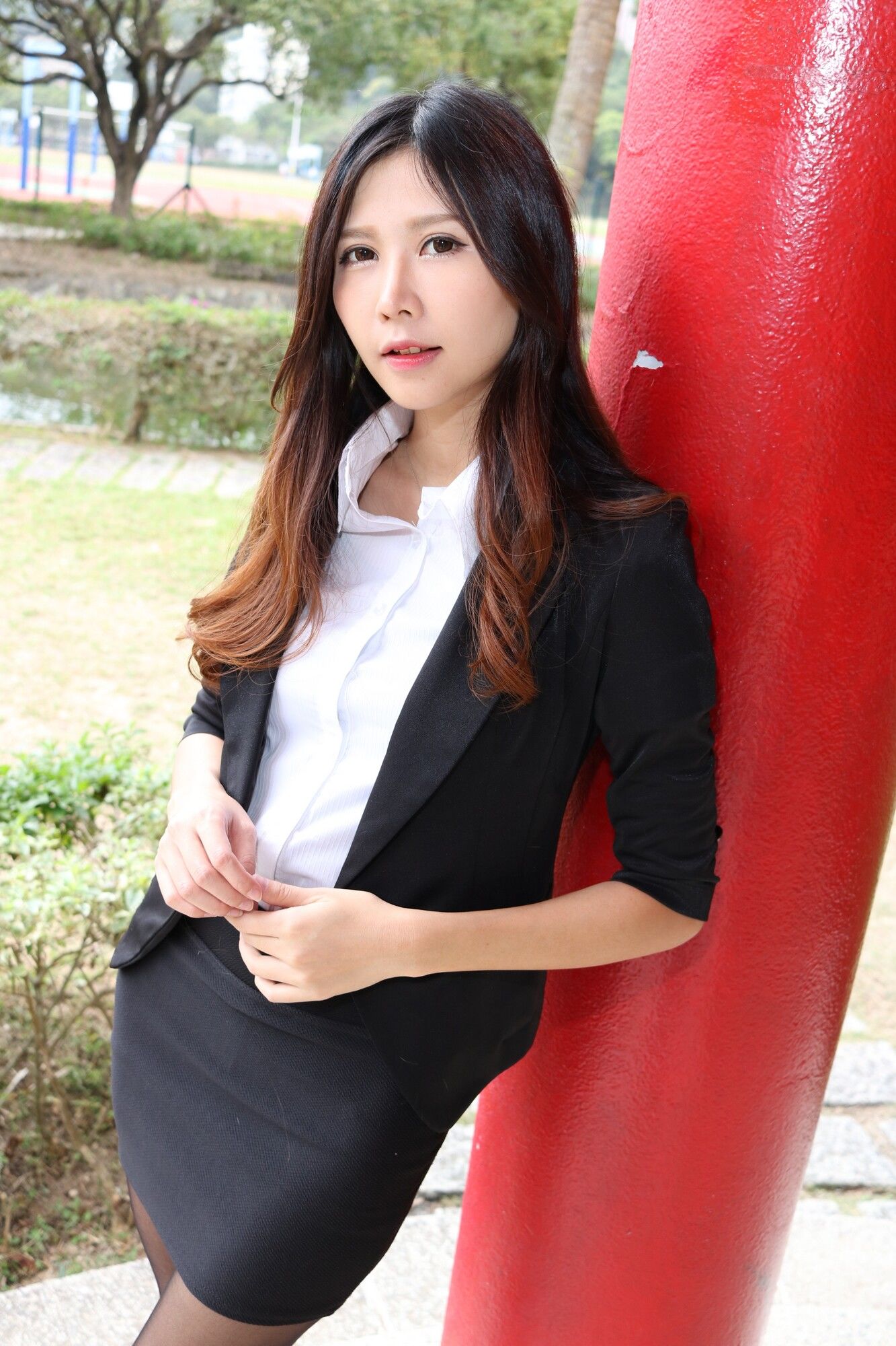 [台湾嫩模] Zooey《中文大學OL黑絲美腿》 写真集