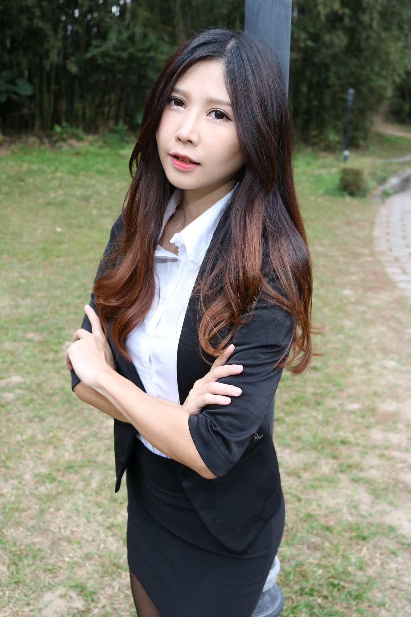 [台湾嫩模] Zooey《中文大學OL黑絲美腿》 写真集