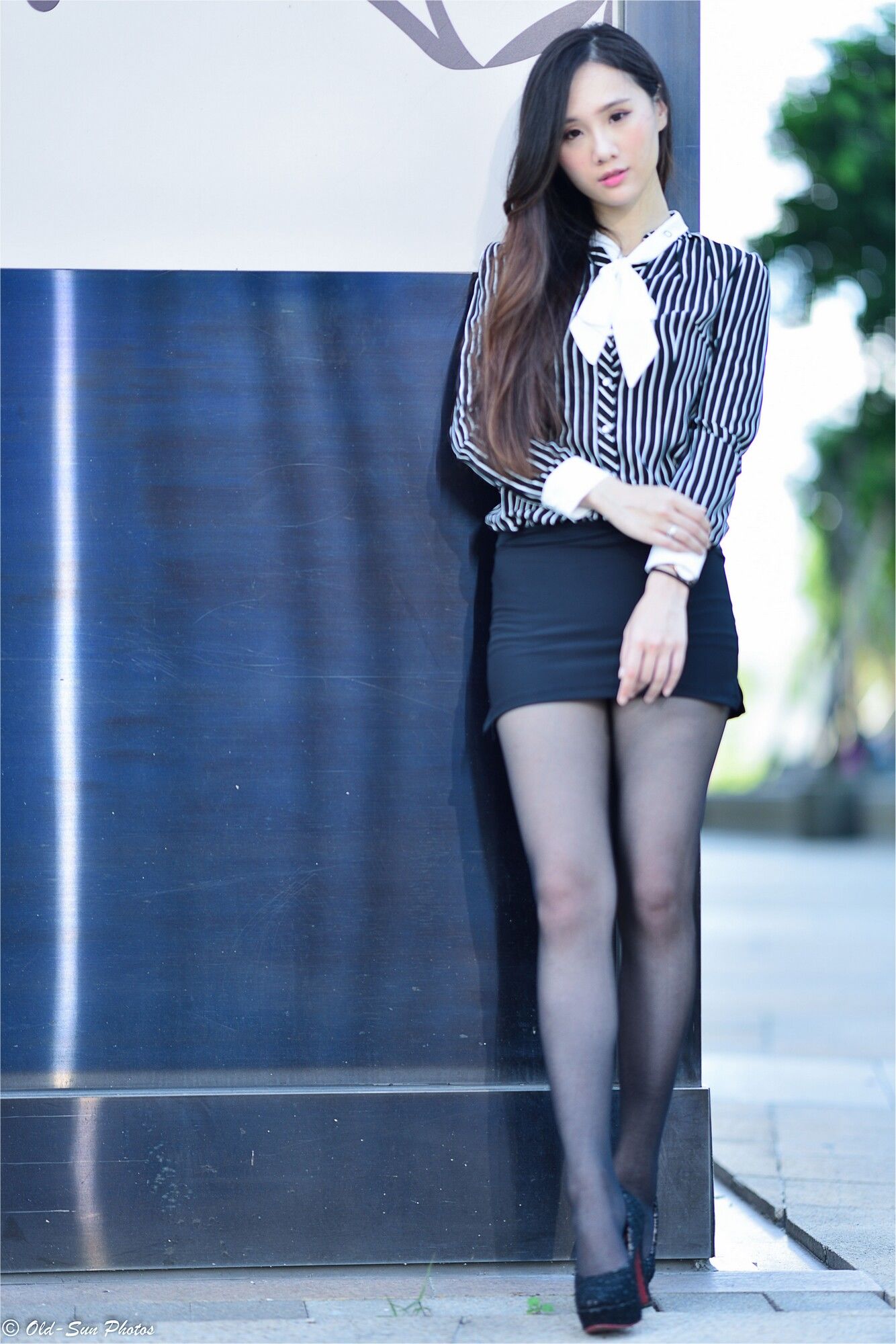 [台湾正妹] 张小米 - 黑丝OL女郎外拍 写真集