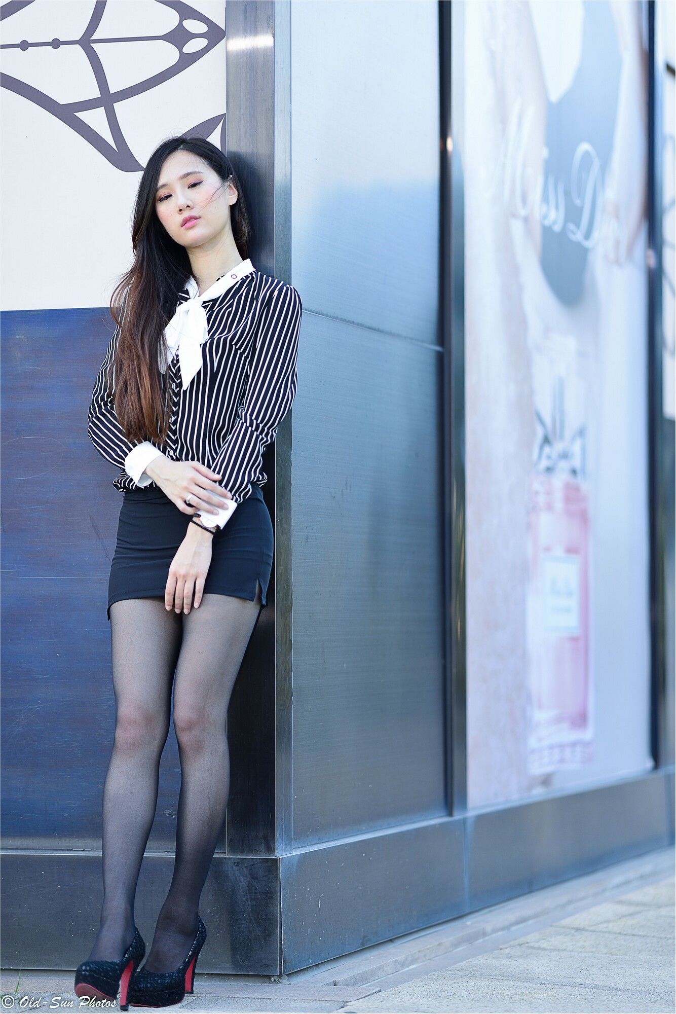 [台湾正妹] 张小米 - 黑丝OL女郎外拍 写真集