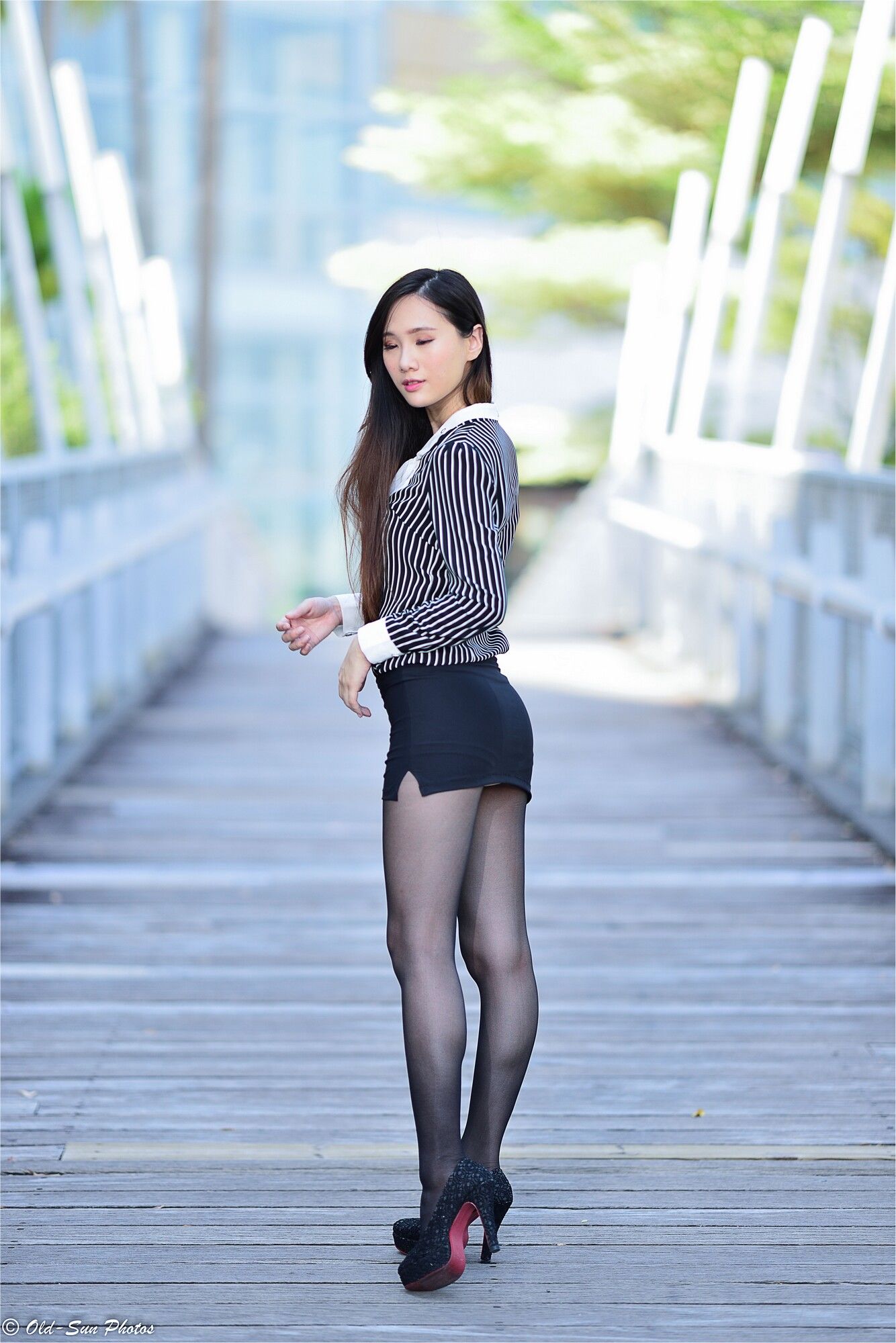 [台湾正妹] 张小米 - 黑丝OL女郎外拍 写真集