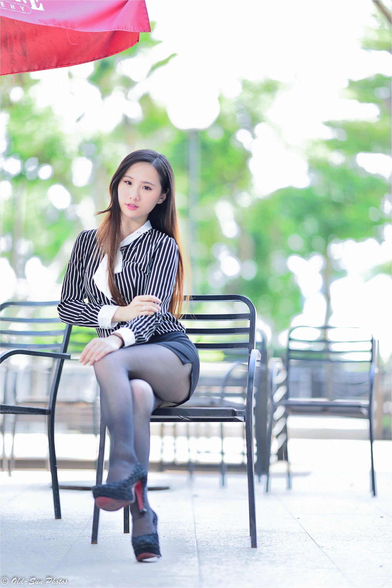 [台湾正妹] 张小米 - 黑丝OL女郎外拍 写真集