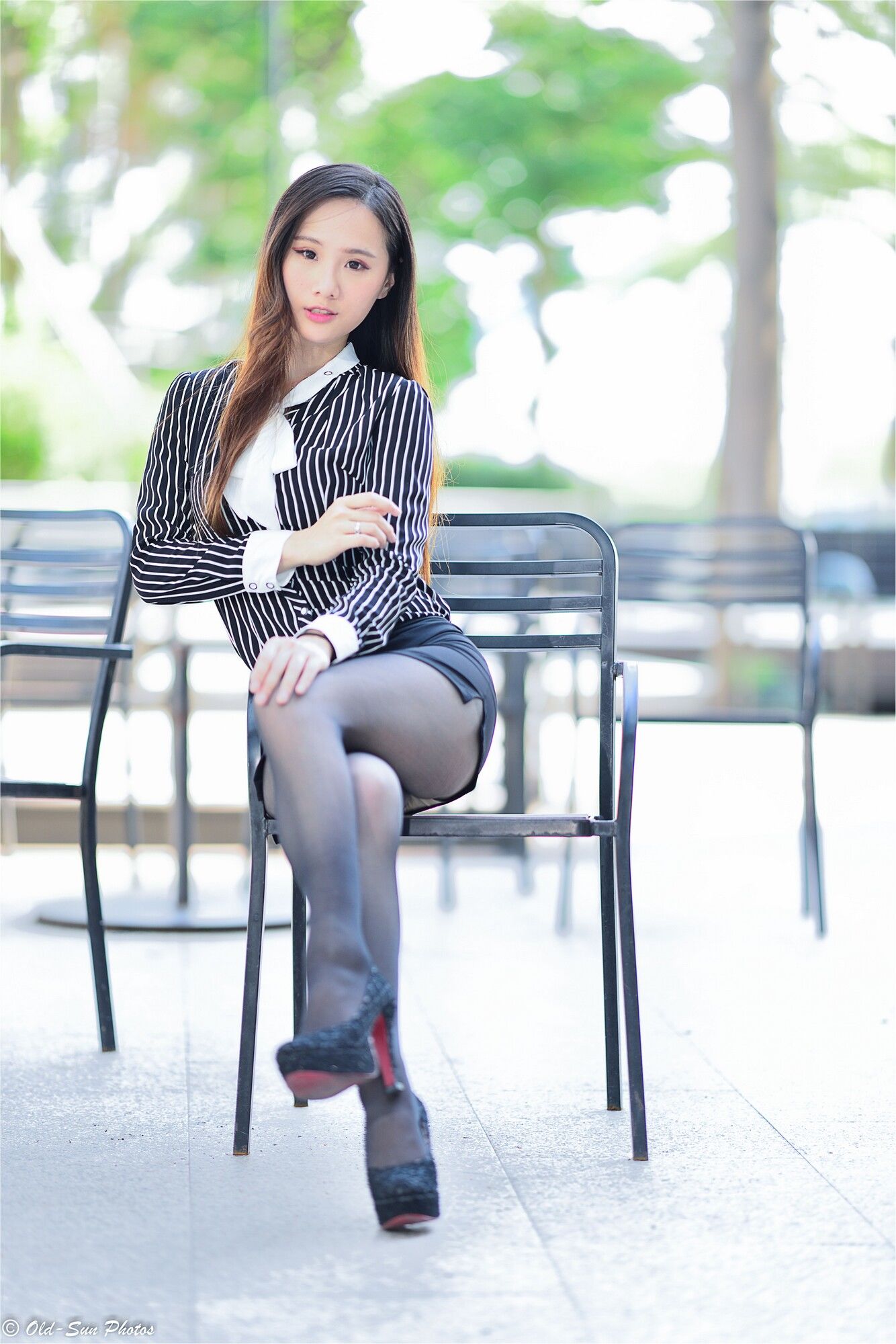 [台湾正妹] 张小米 - 黑丝OL女郎外拍 写真集