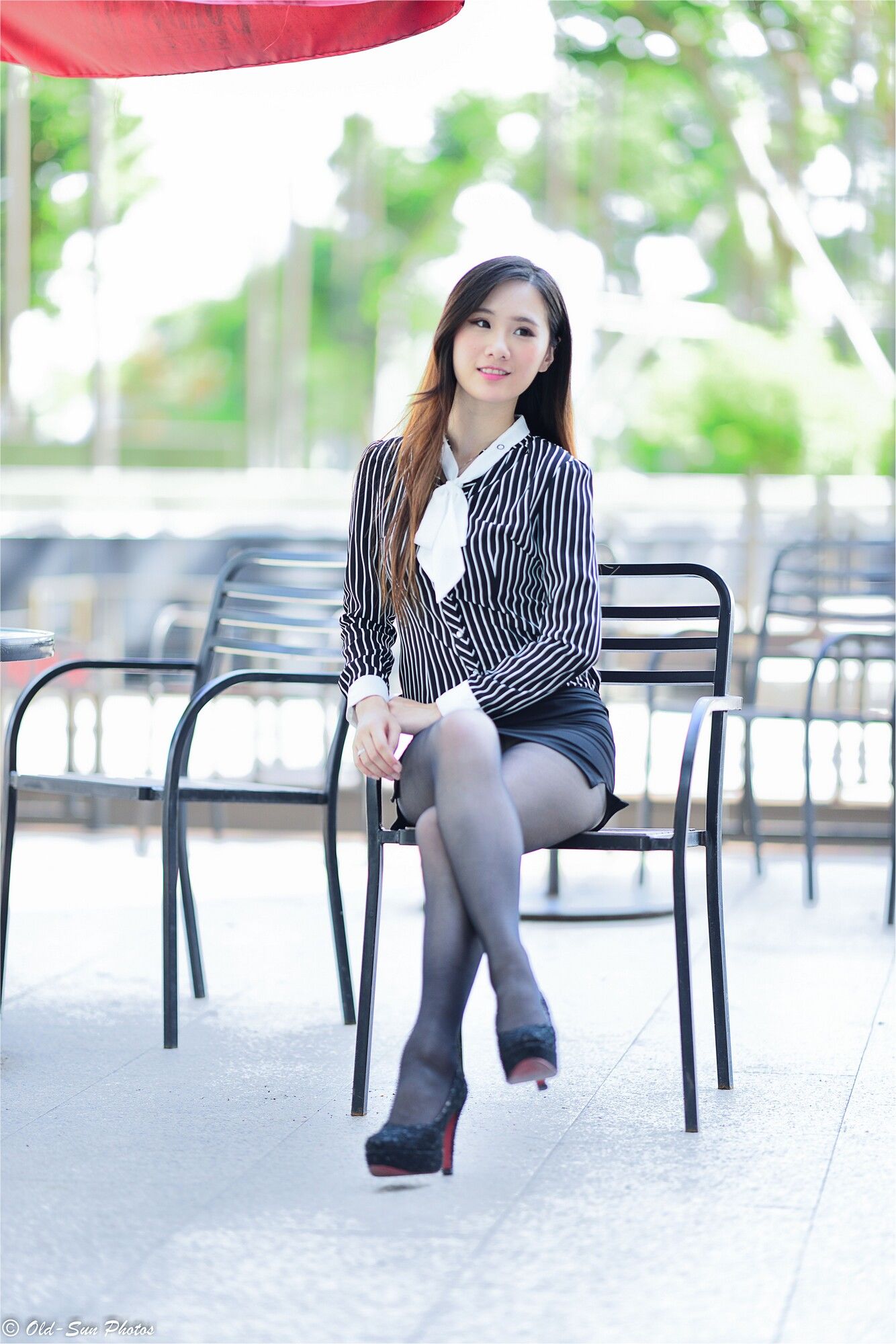 [台湾正妹] 张小米 - 黑丝OL女郎外拍 写真集