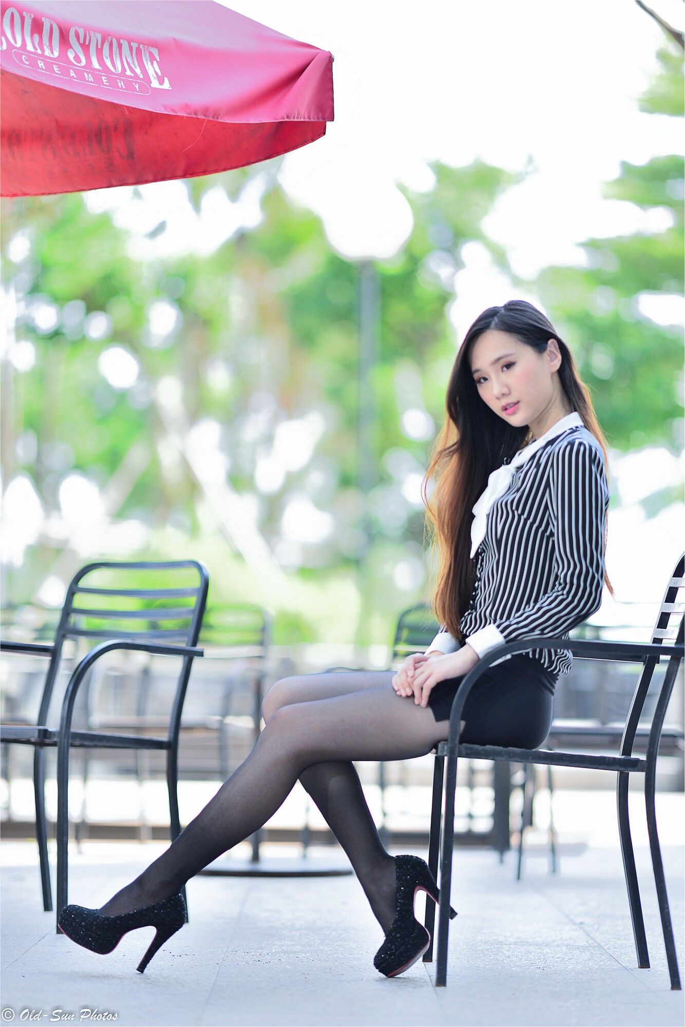 [台湾正妹] 张小米 - 黑丝OL女郎外拍 写真集