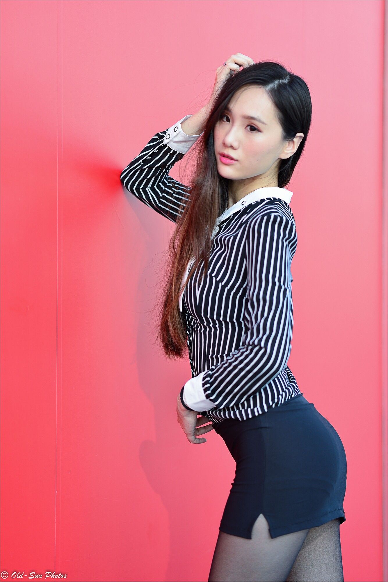 [台湾正妹] 张小米 - 黑丝OL女郎外拍 写真集