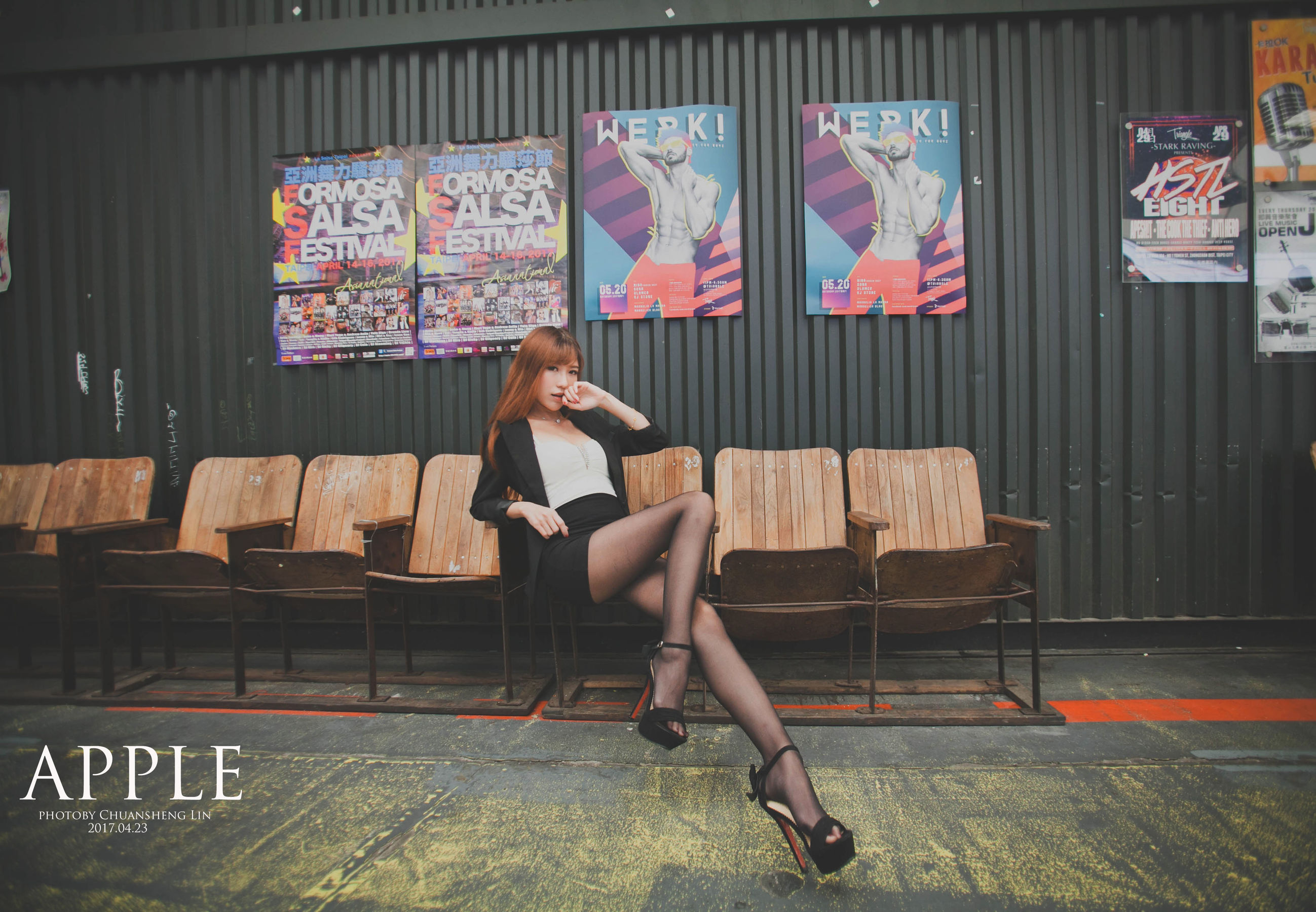 [台湾女神] 张闵净(小净) - OL外拍 写真集