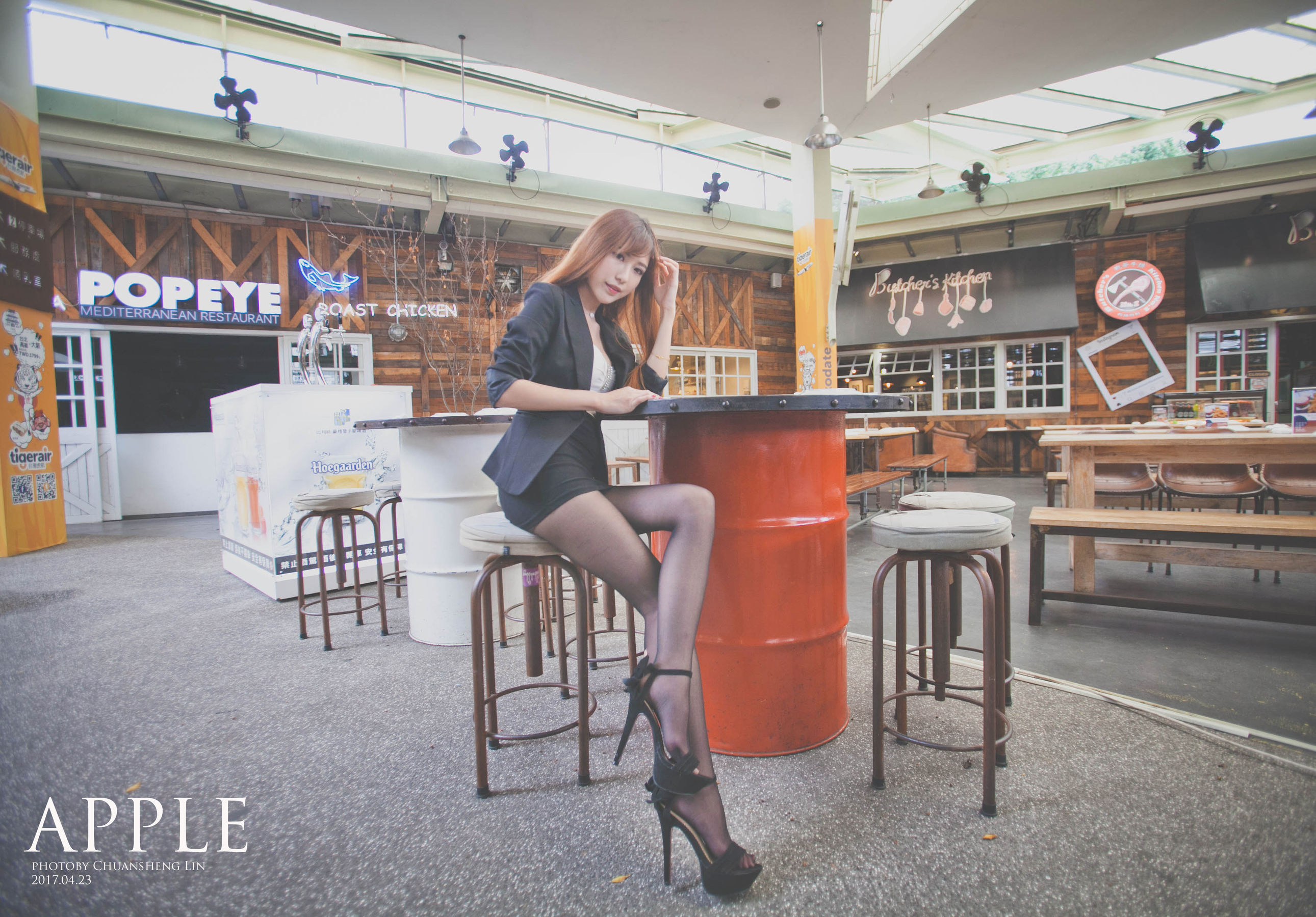 [台湾女神] 张闵净(小净) - OL外拍 写真集