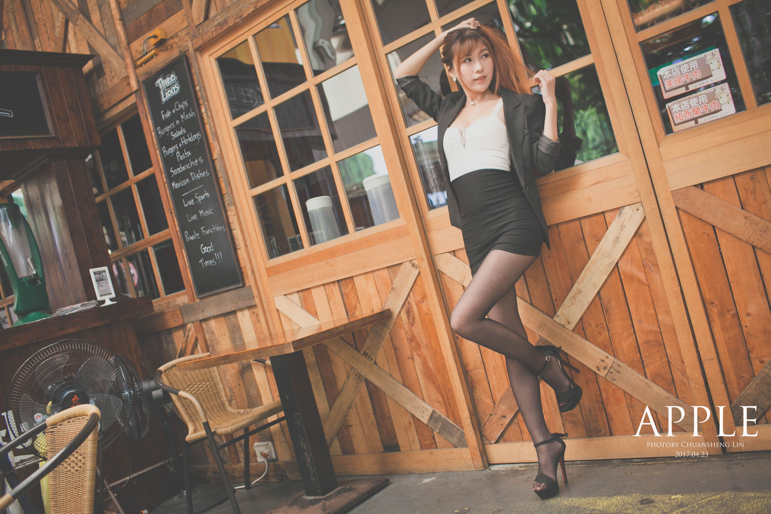 [台湾女神] 张闵净(小净) - OL外拍 写真集