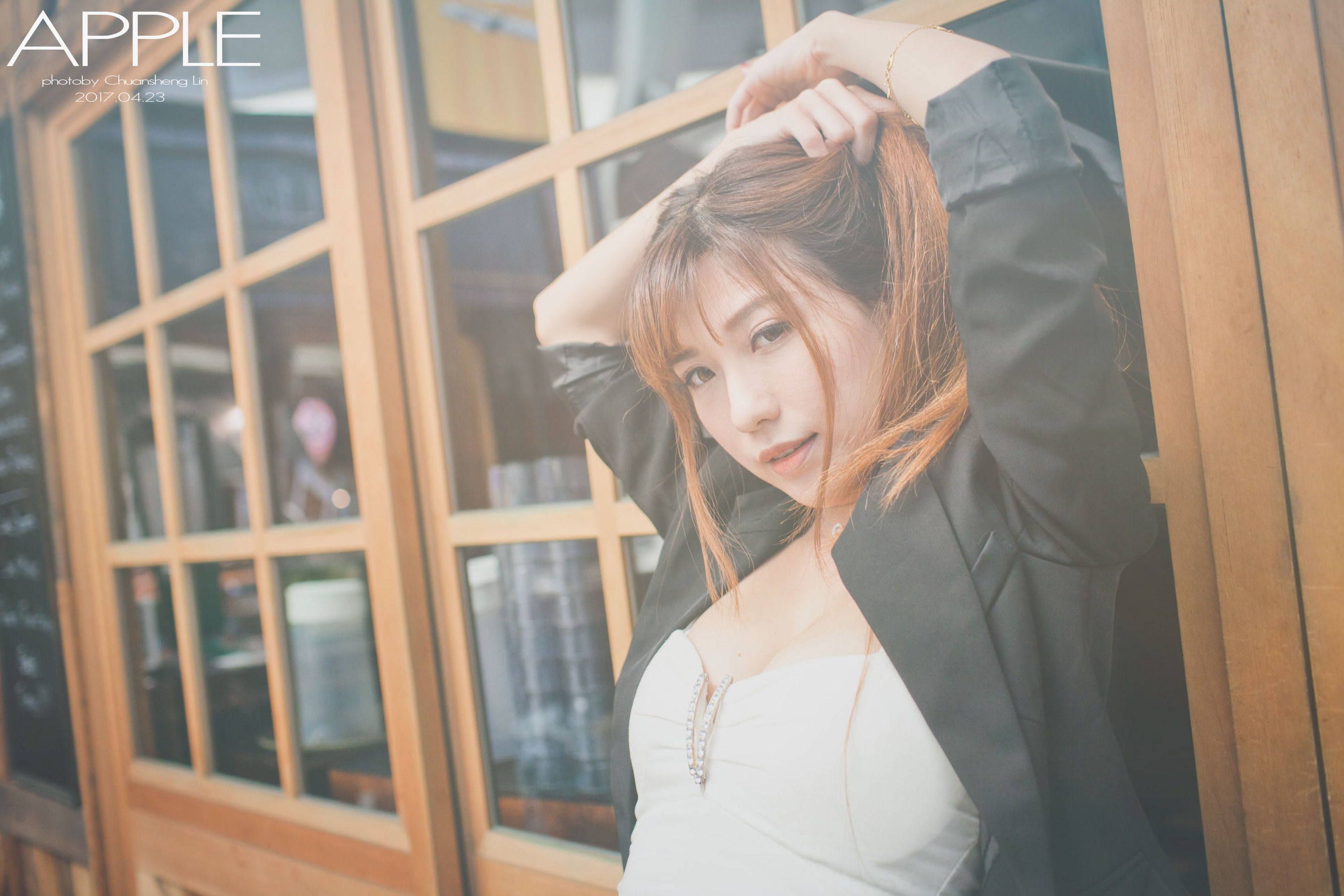 [台湾女神] 张闵净(小净) - OL外拍 写真集